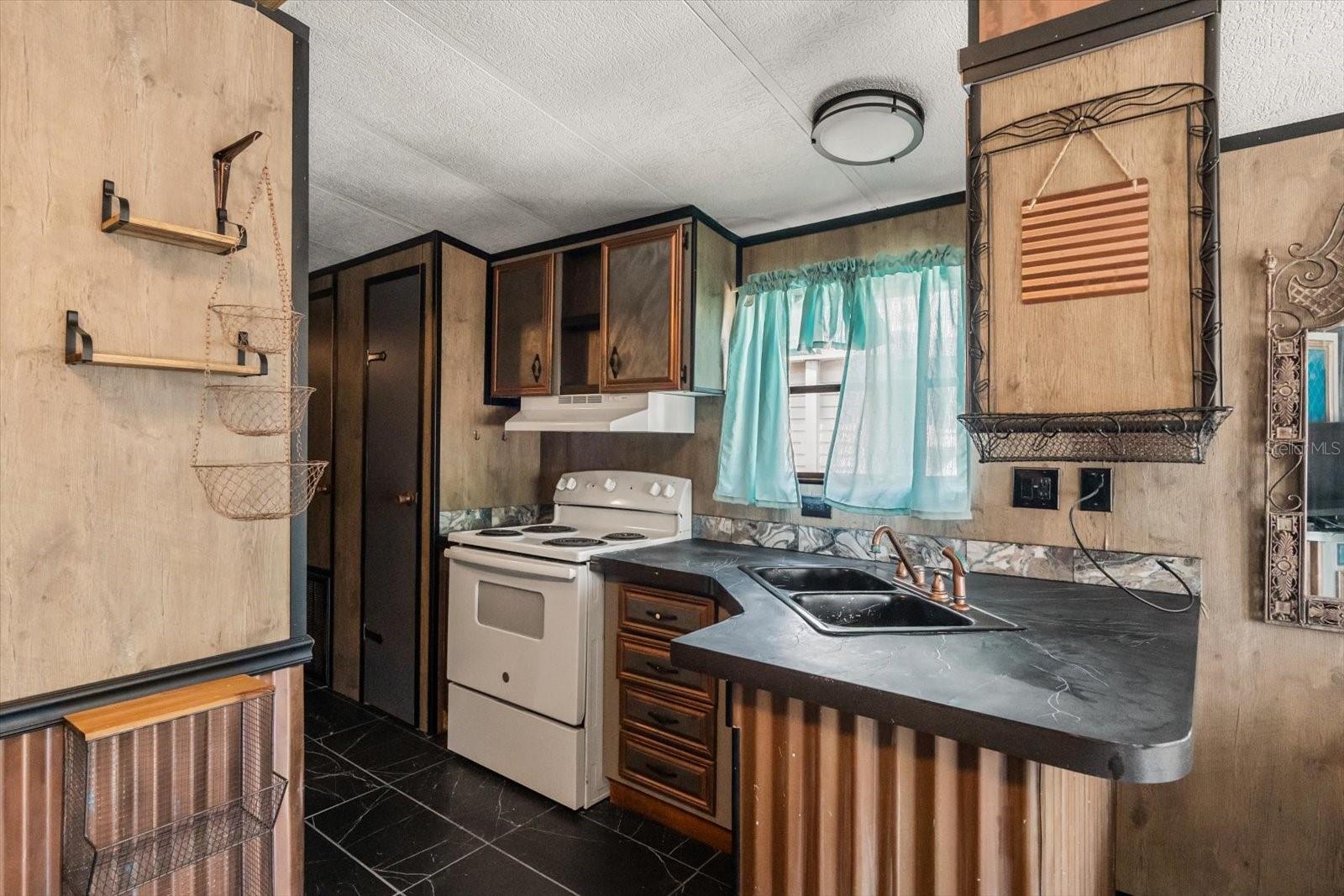 OUTDOOR RESORTS AMERICA - Residential