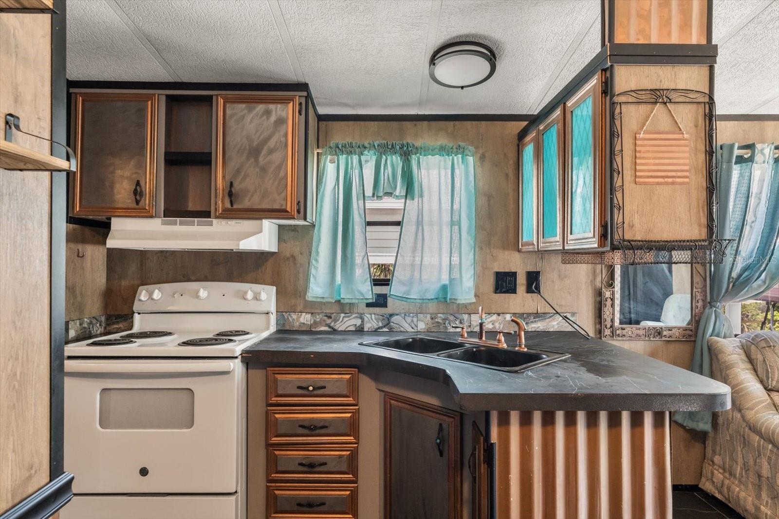 OUTDOOR RESORTS AMERICA - Residential