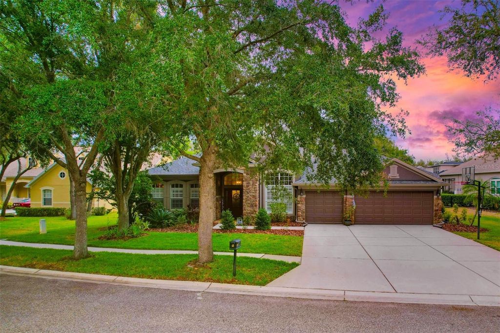 Photo of 5825 Terncrest Drive, Lithia, FL 33547 (MLS # TB8385748)