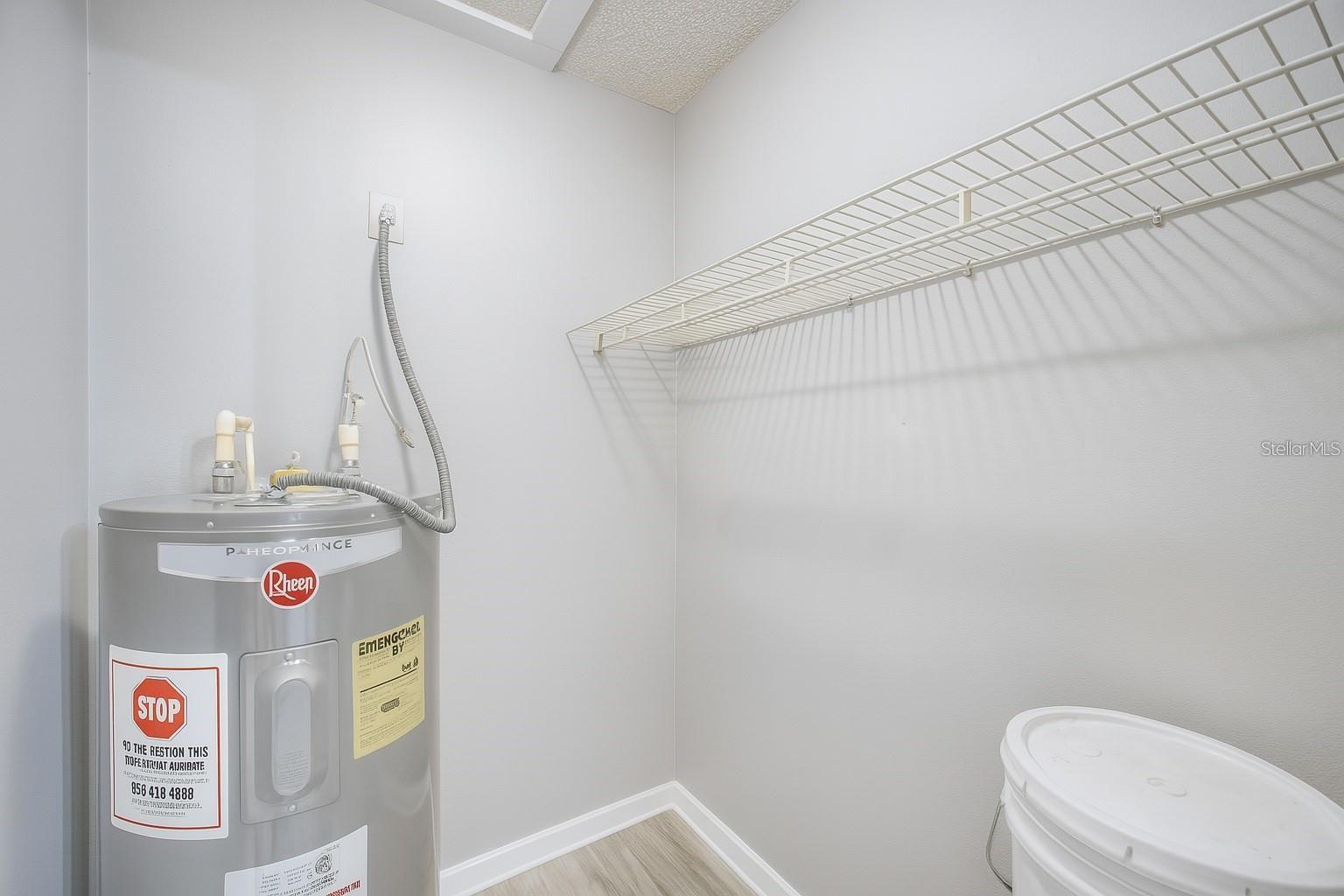 FAIRWOODS A CONDOMINIUM COND BK-7 PGS 6- - Residential