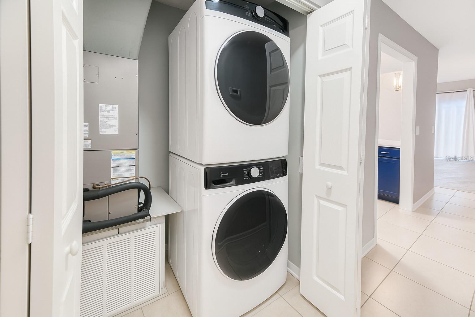 FAIRWOODS A CONDOMINIUM COND BK-7 PGS 6- - Residential