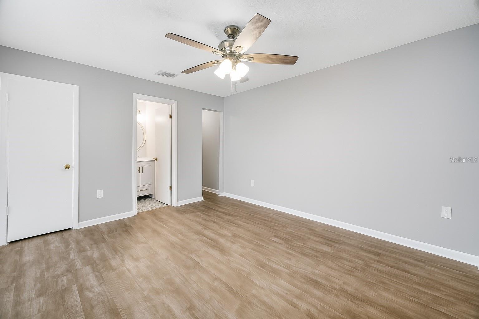 FAIRWOODS A CONDOMINIUM COND BK-7 PGS 6- - Residential