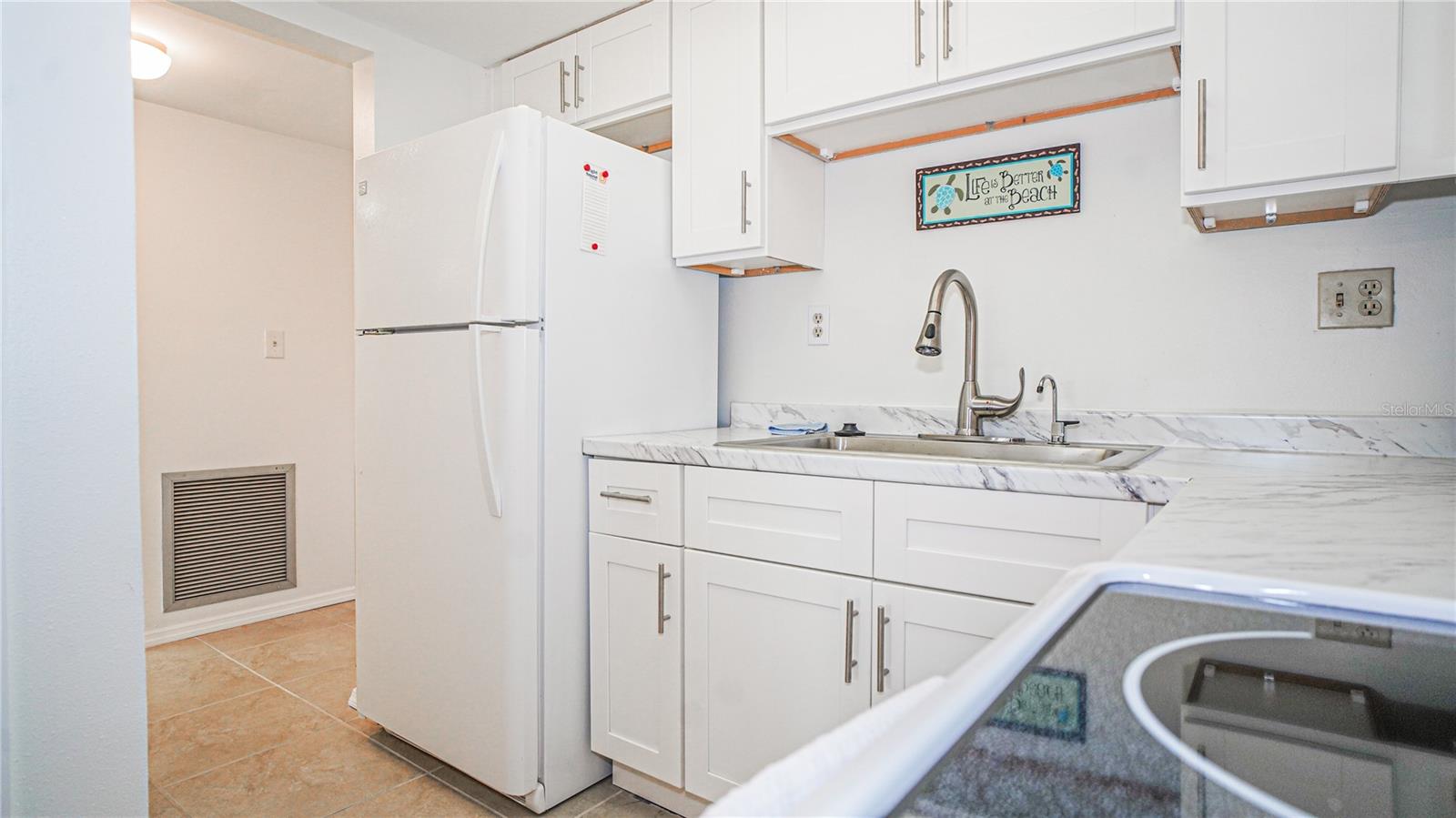 THREE PALMS POINTE CONDO - Residential
