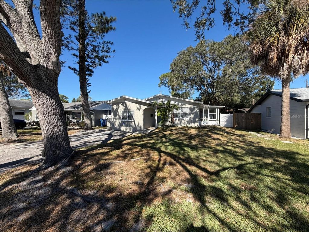 Photo of 1775 New Hampshire Avenue NE, St Petersburg, FL 33703 (MLS # O6360587)