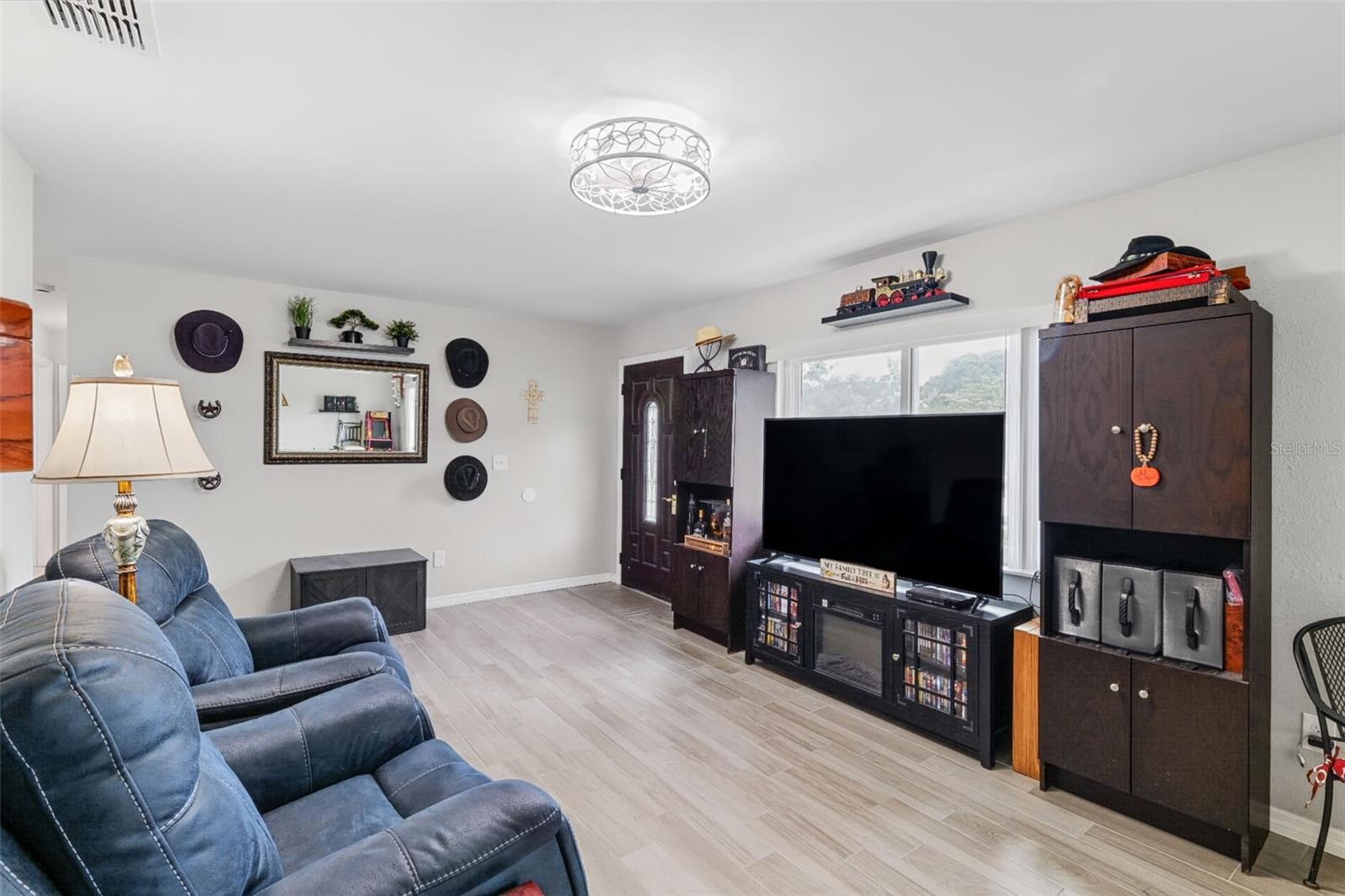 1107 JEROME WAY