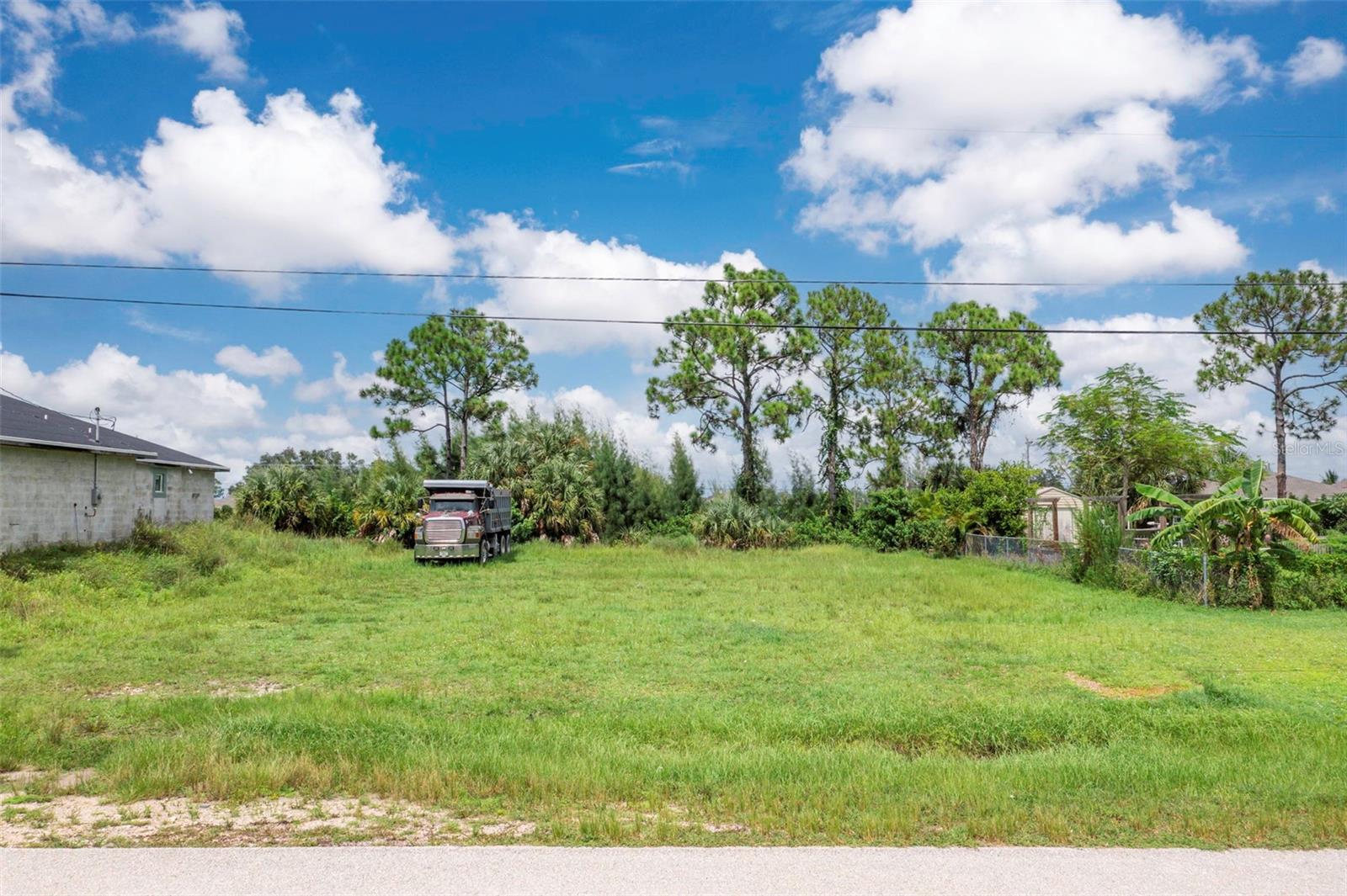 CAPE CORAL - Land