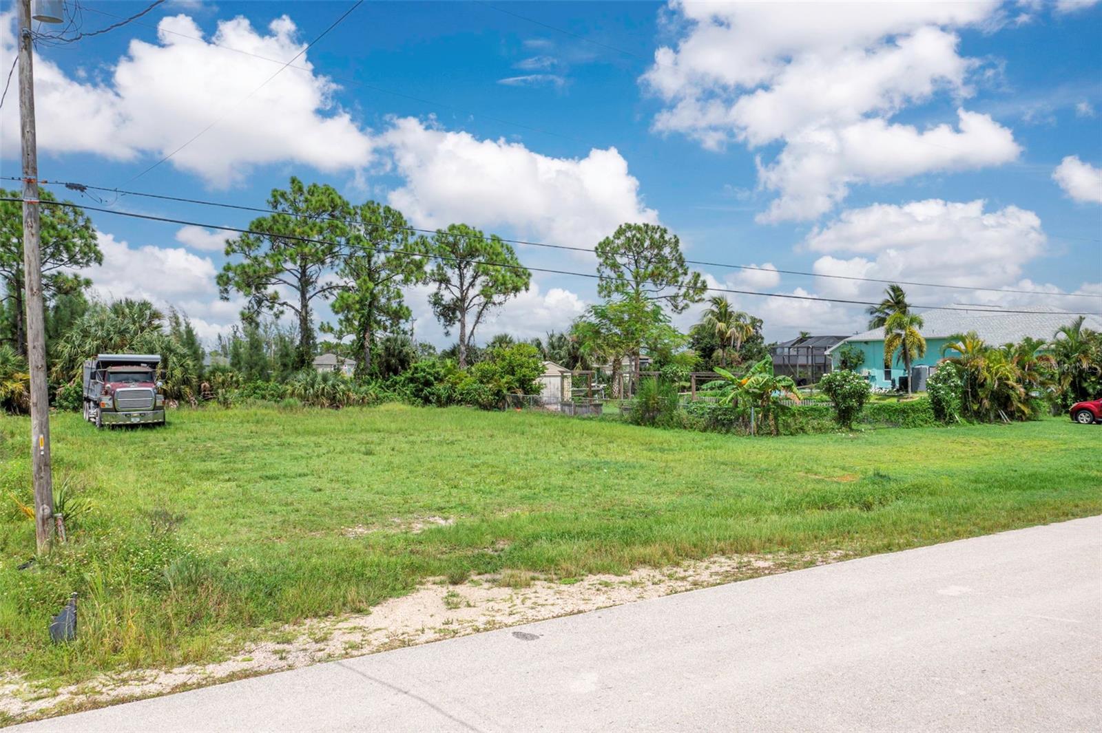 CAPE CORAL - Land