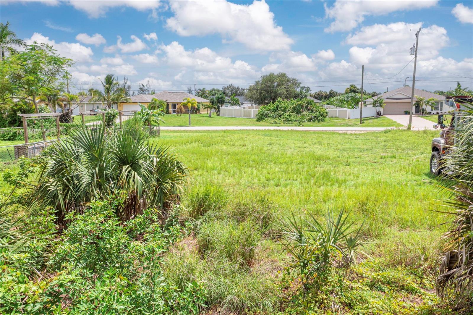 CAPE CORAL - Land