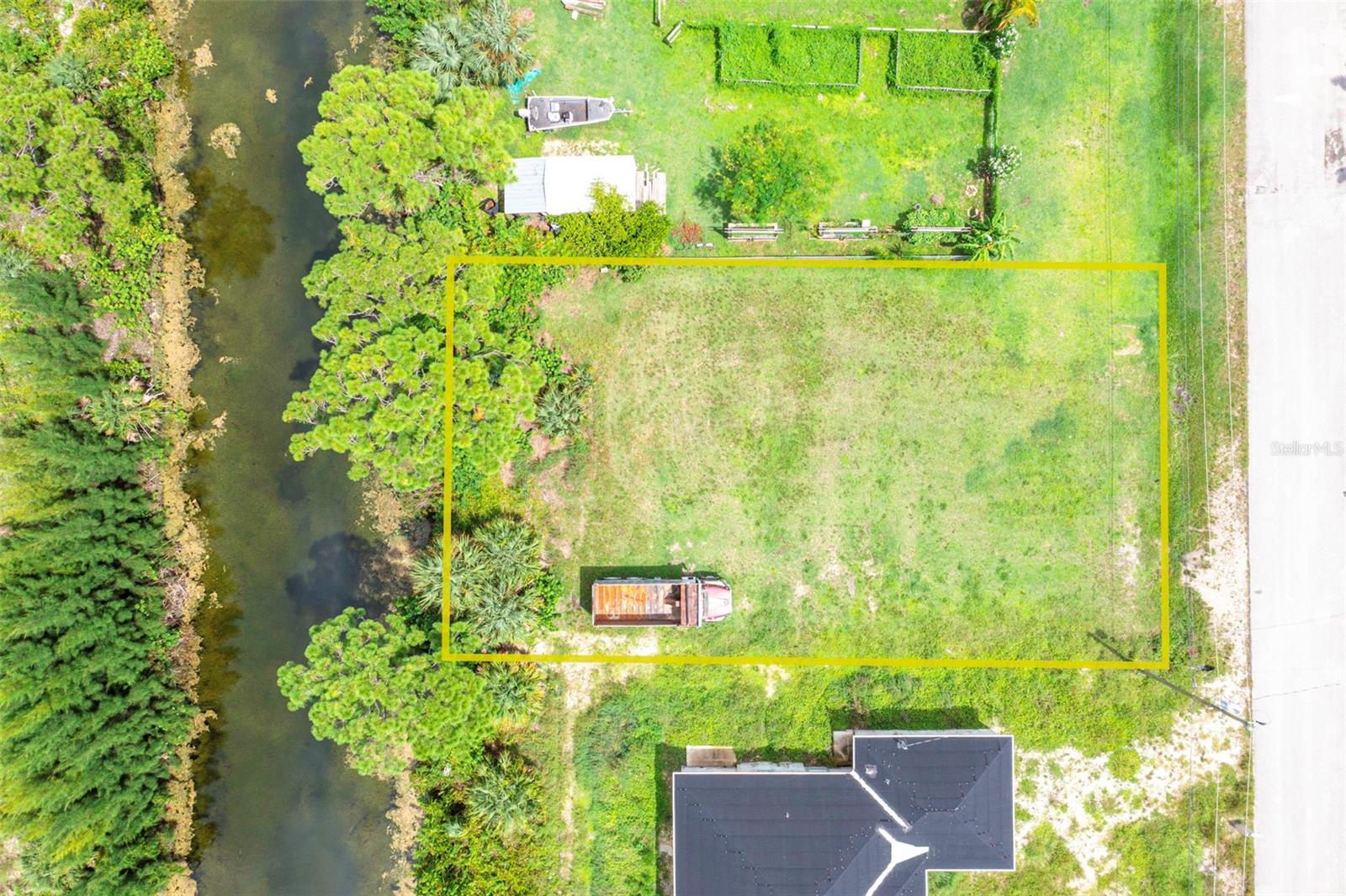 CAPE CORAL - Land