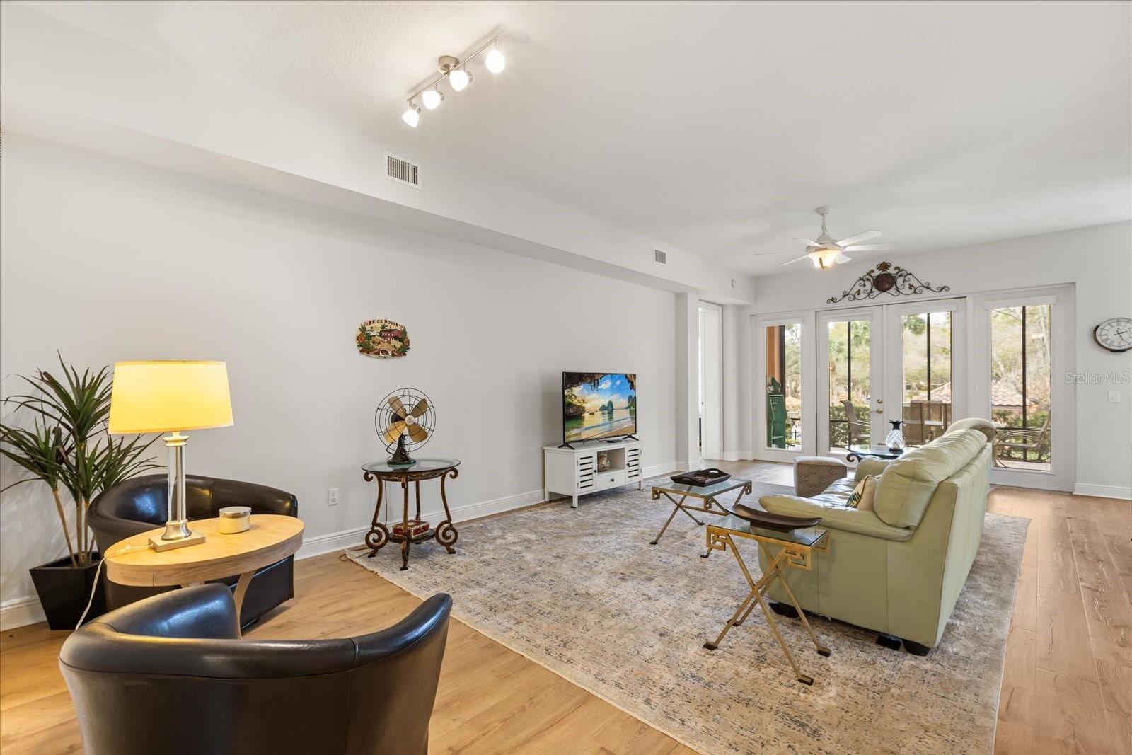 HOWEY MISSION SONOMA CONDO - Residential