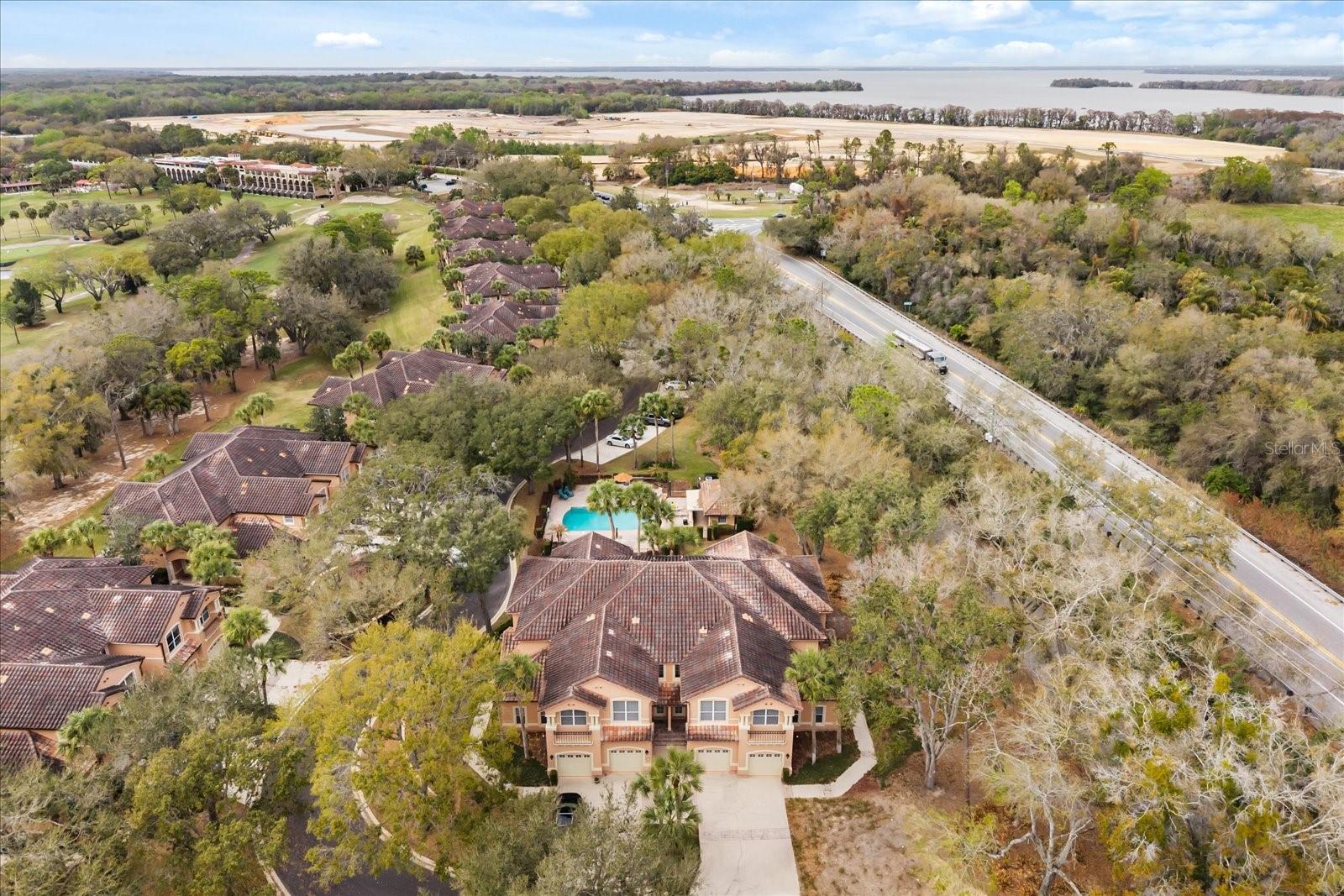 HOWEY MISSION SONOMA CONDO - Residential