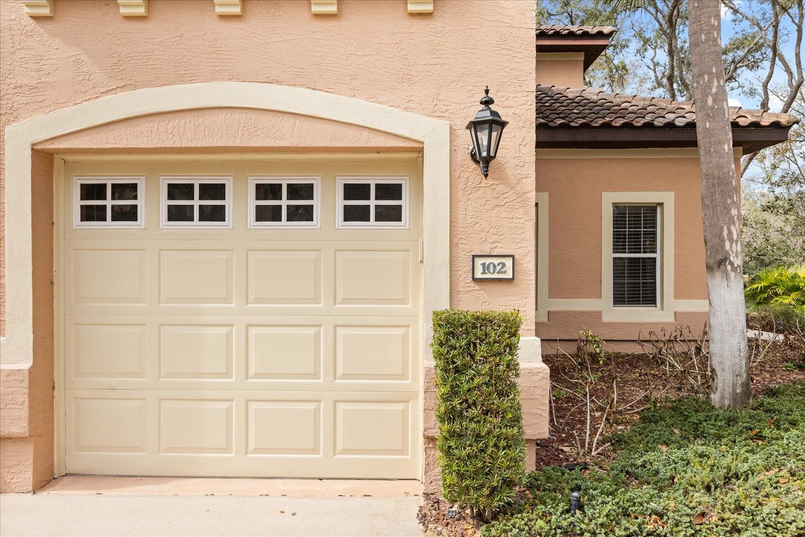 HOWEY MISSION SONOMA CONDO - Residential