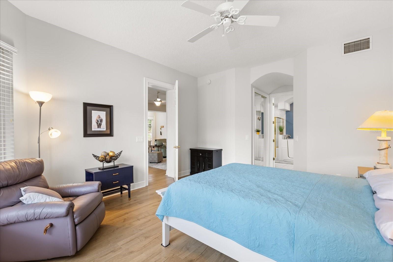 HOWEY MISSION SONOMA CONDO - Residential