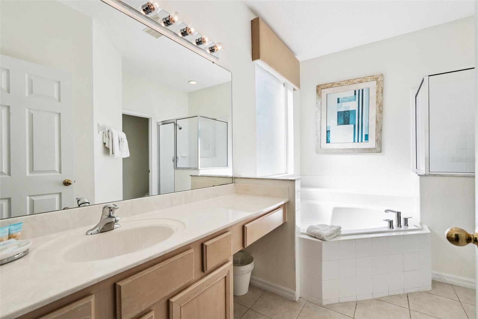 EMERALD ISLAND RESORT - Residential