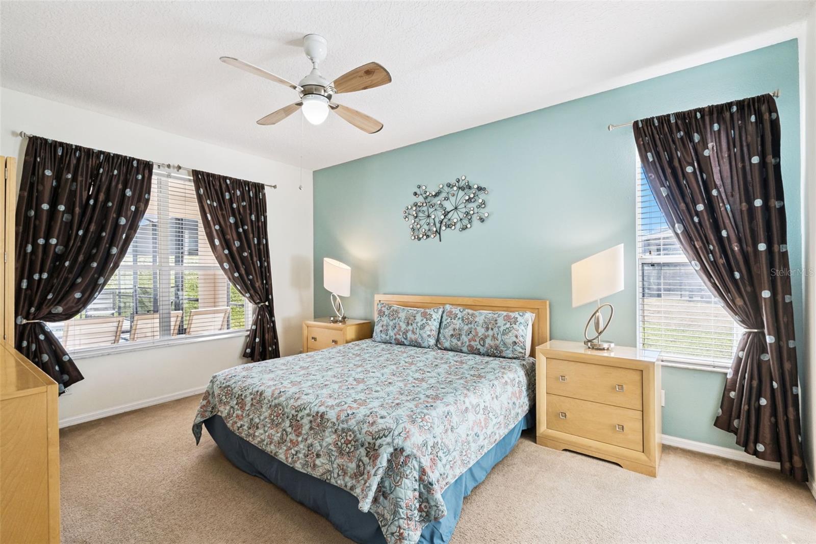 EMERALD ISLAND RESORT - Residential