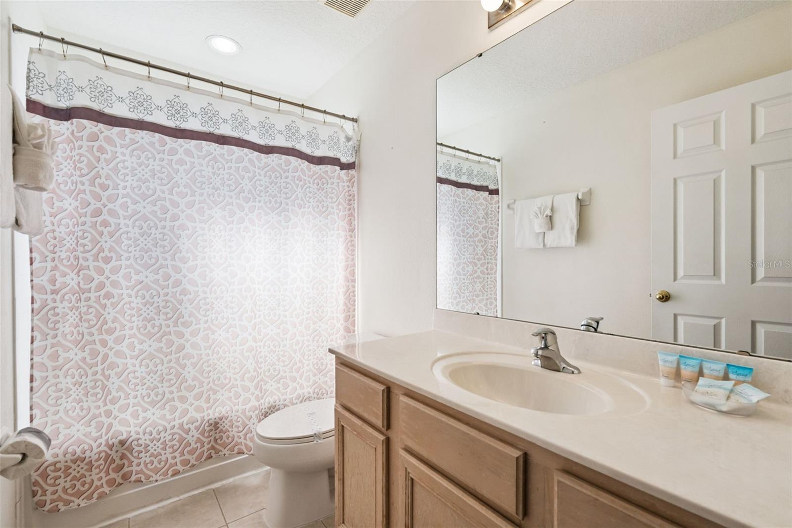 EMERALD ISLAND RESORT - Residential