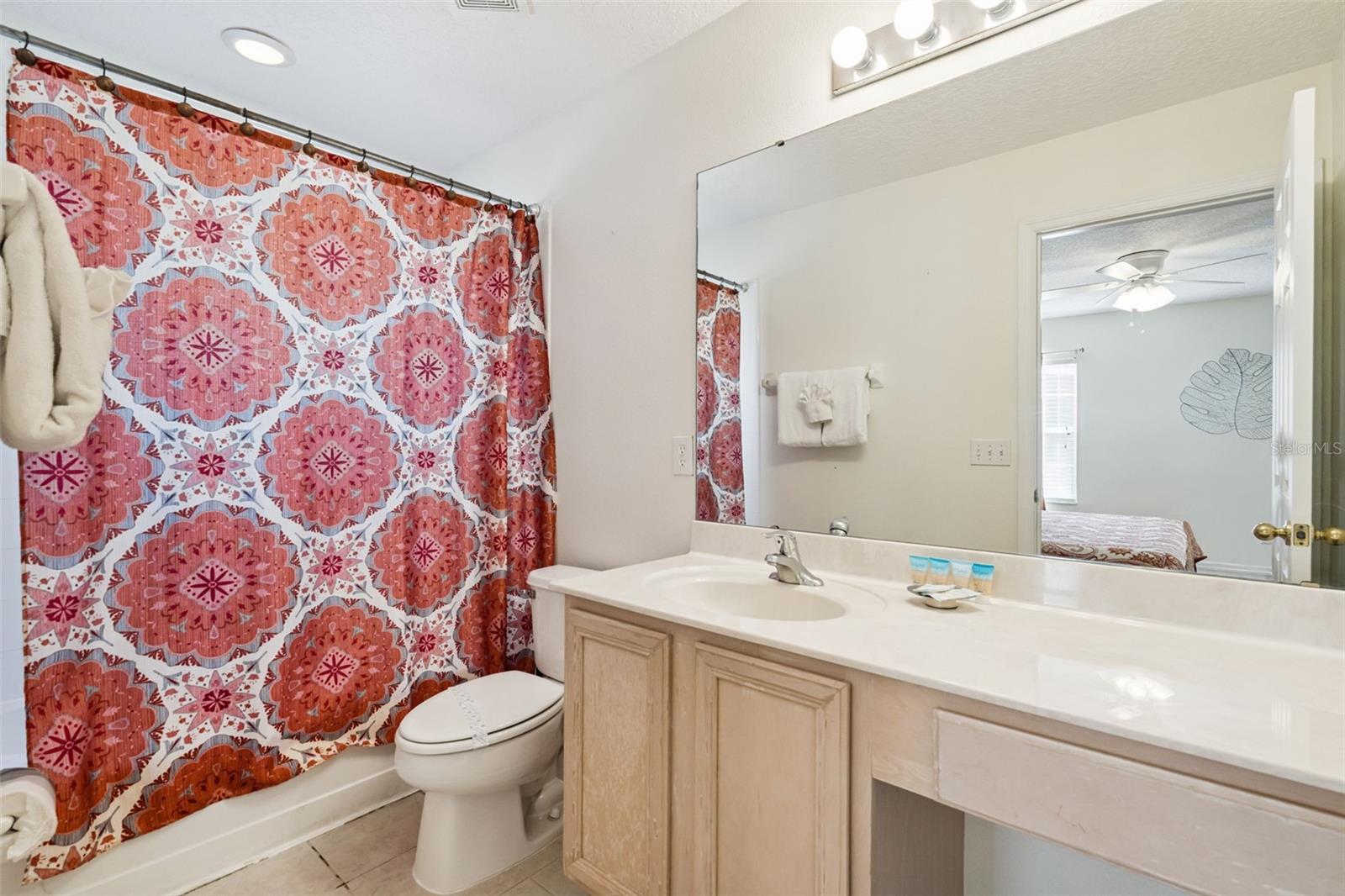 EMERALD ISLAND RESORT - Residential