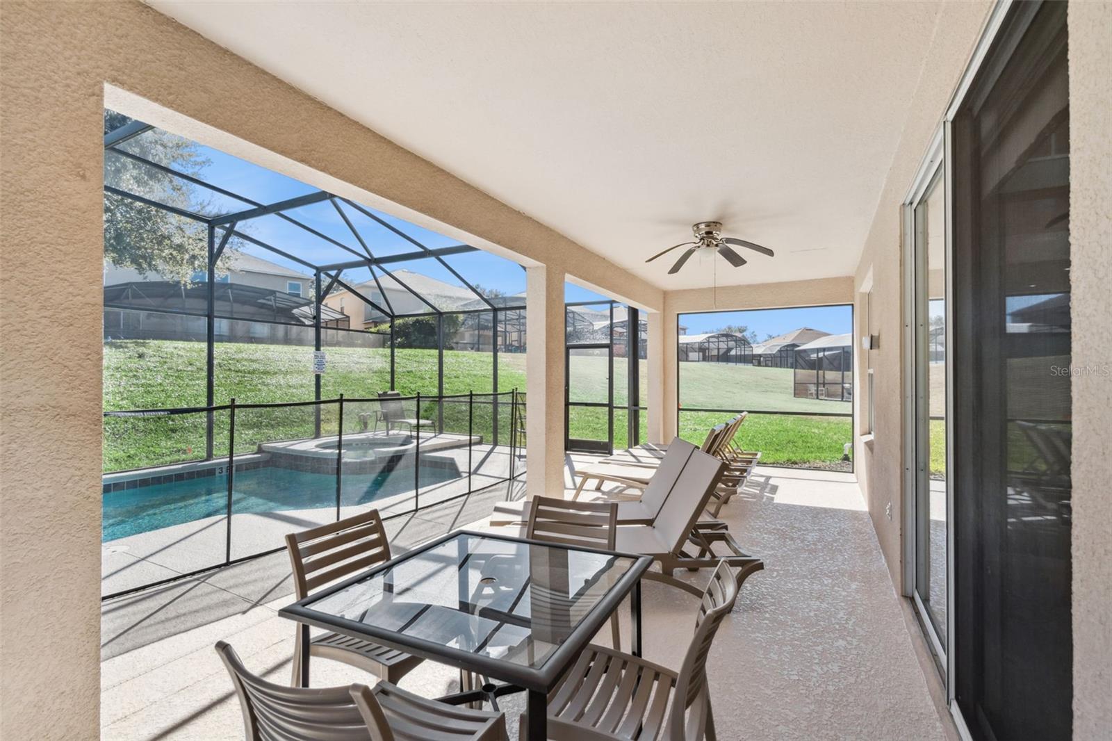 EMERALD ISLAND RESORT - Residential