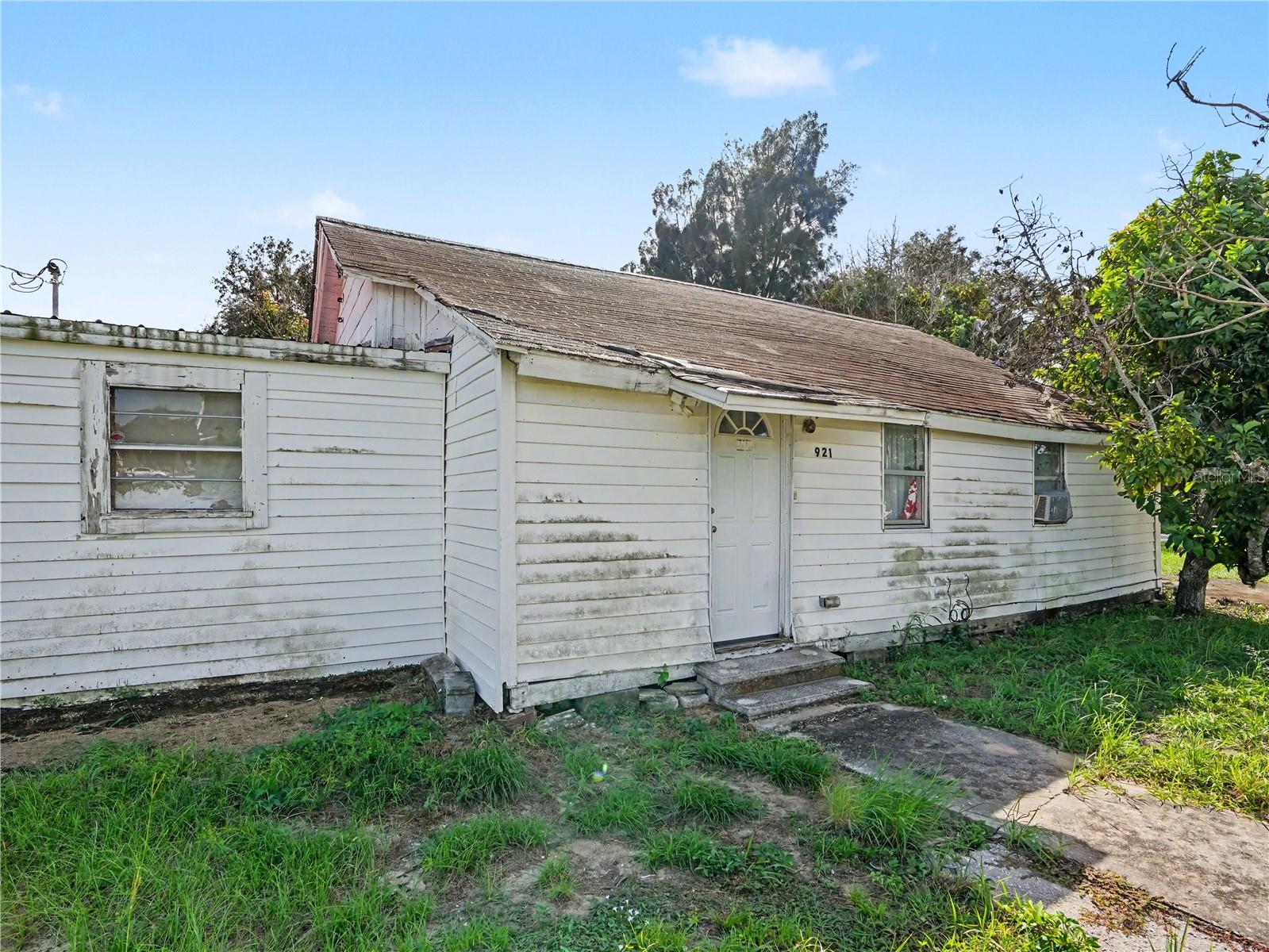 921 W CORNELL STREET