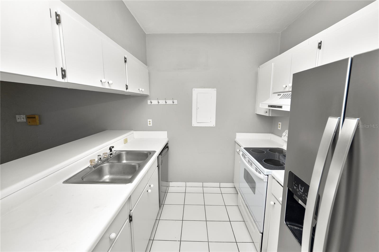 GRENELEFE CAMELOT 01 AMD CONDO UNIT 01 PH 02 - Residential