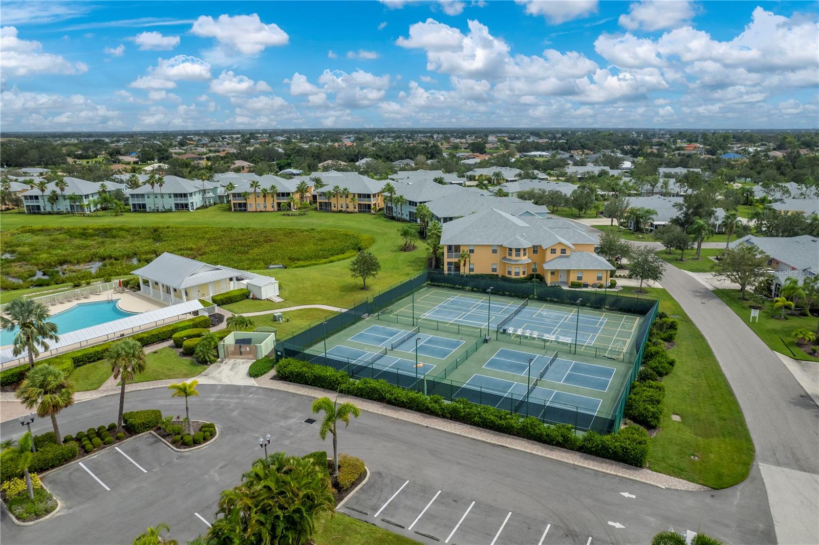 HERITAGE LAKE PARK - Residential