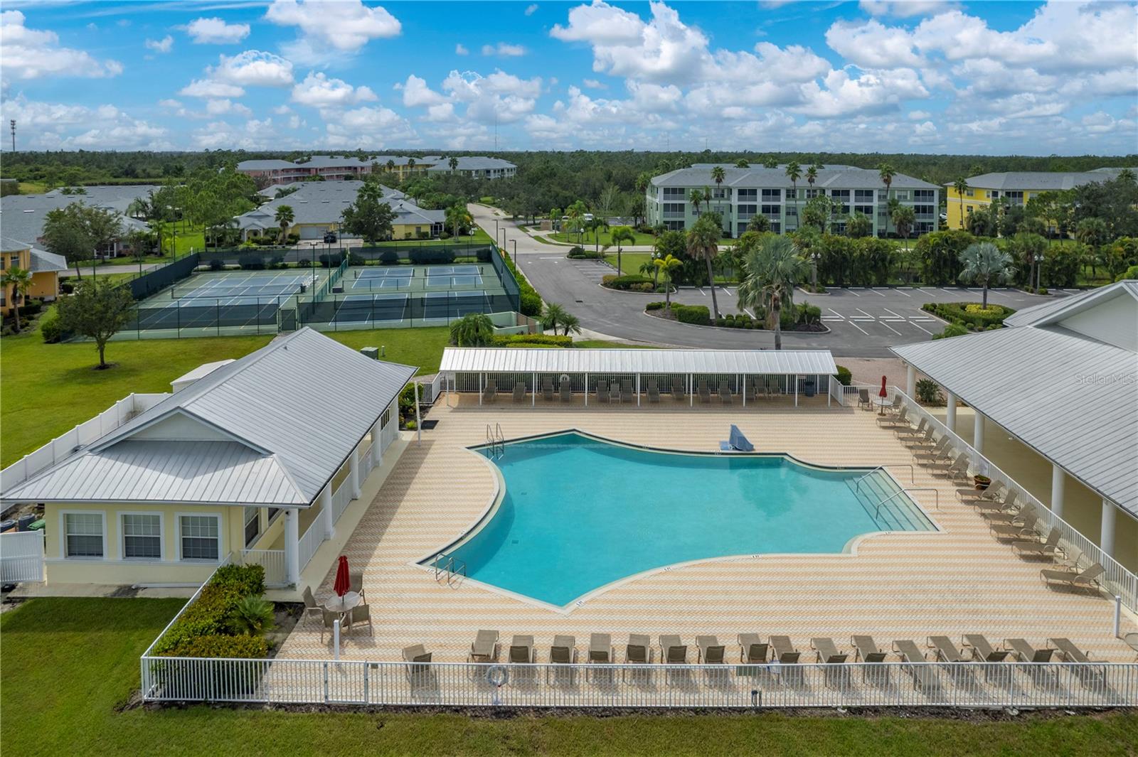 HERITAGE LAKE PARK - Residential