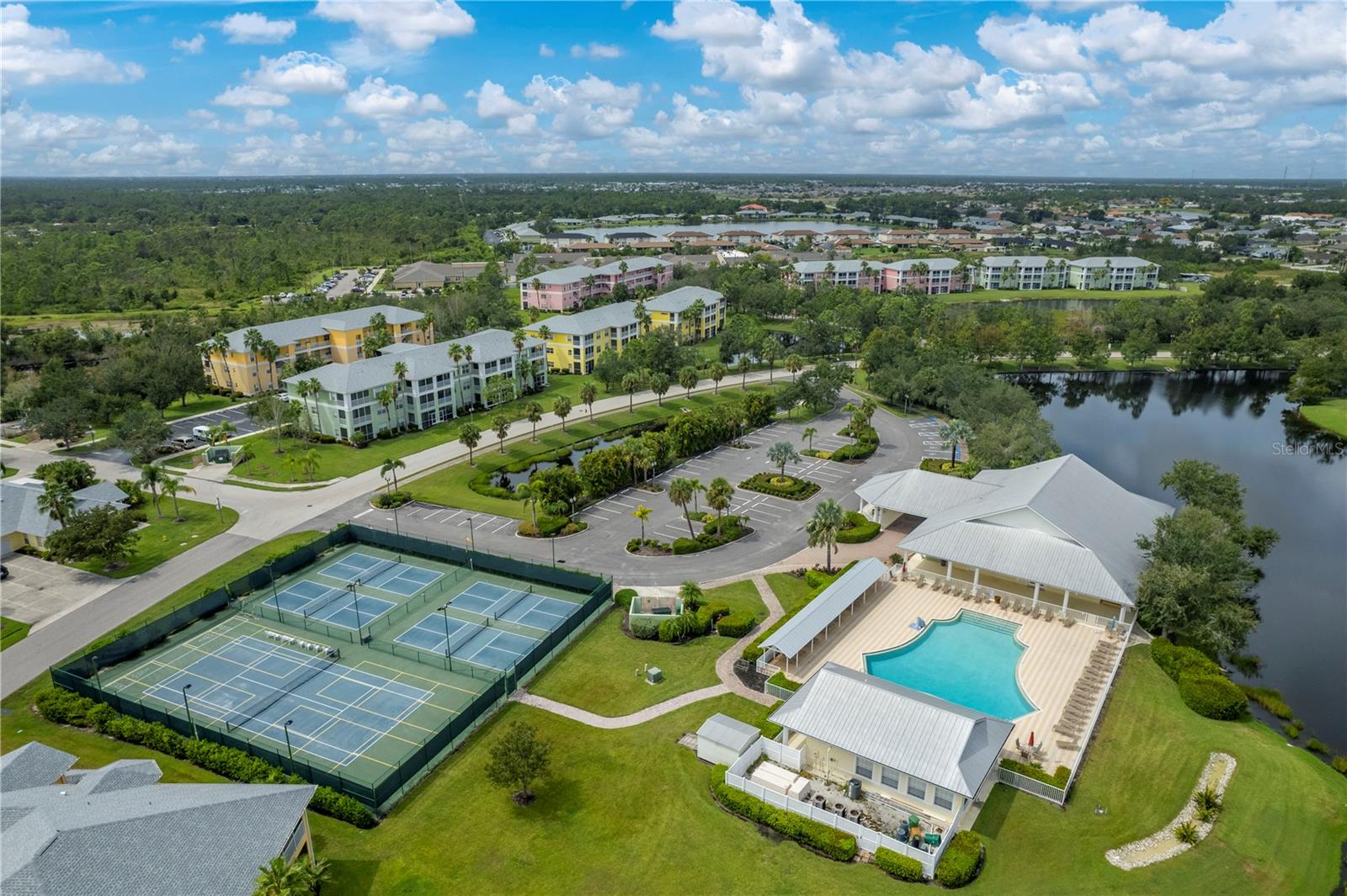 HERITAGE LAKE PARK - Residential