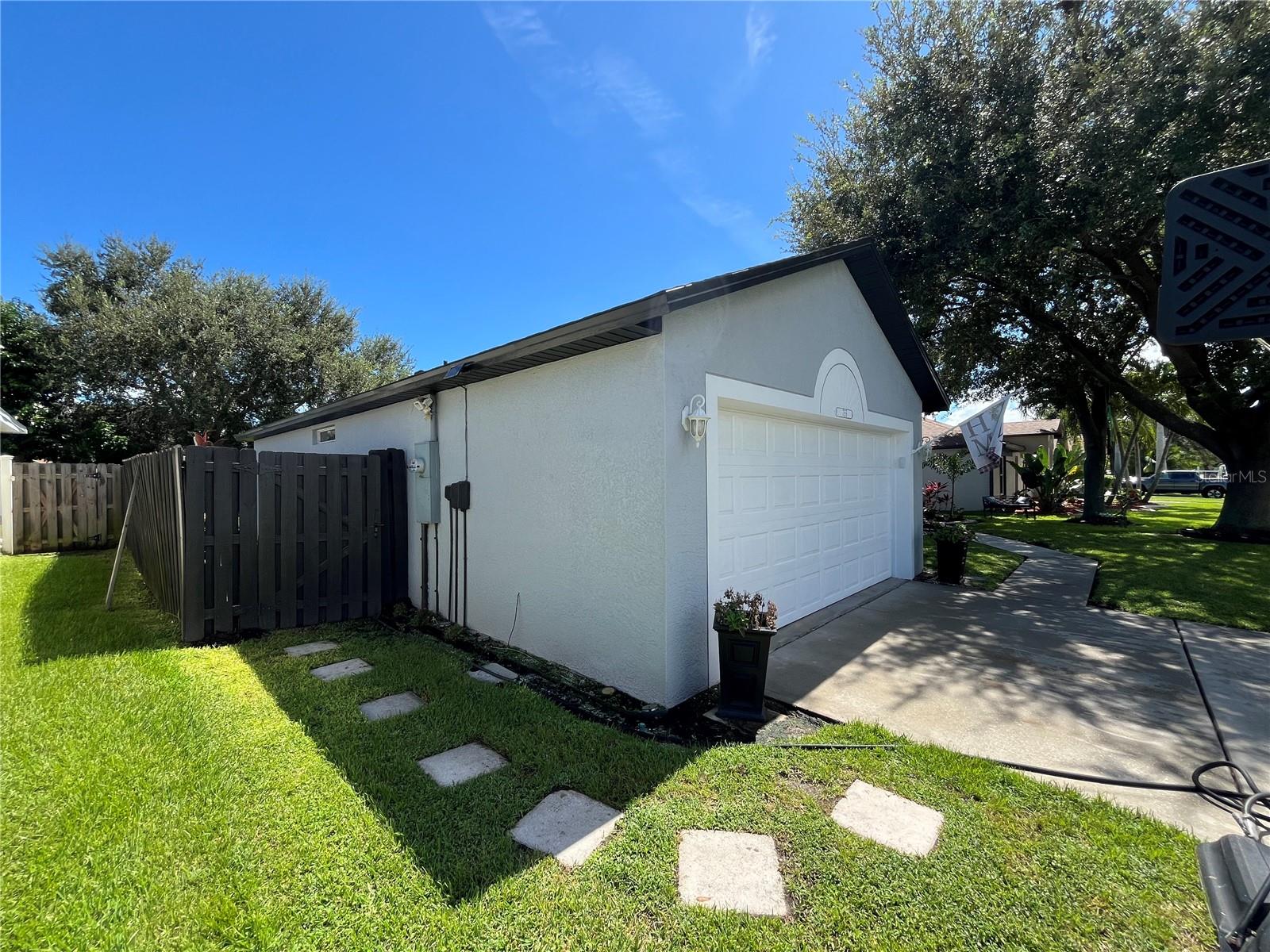 755 TRIPLE CROWN LN