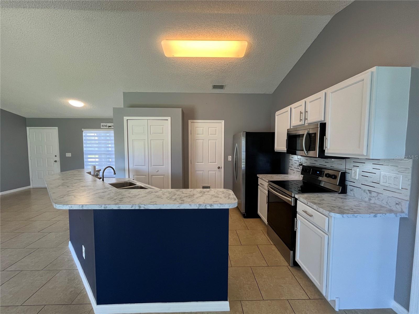 SADDLEBROOKE OF WEST MELBOURNE A REPLAT OF SADDLEB - Residential