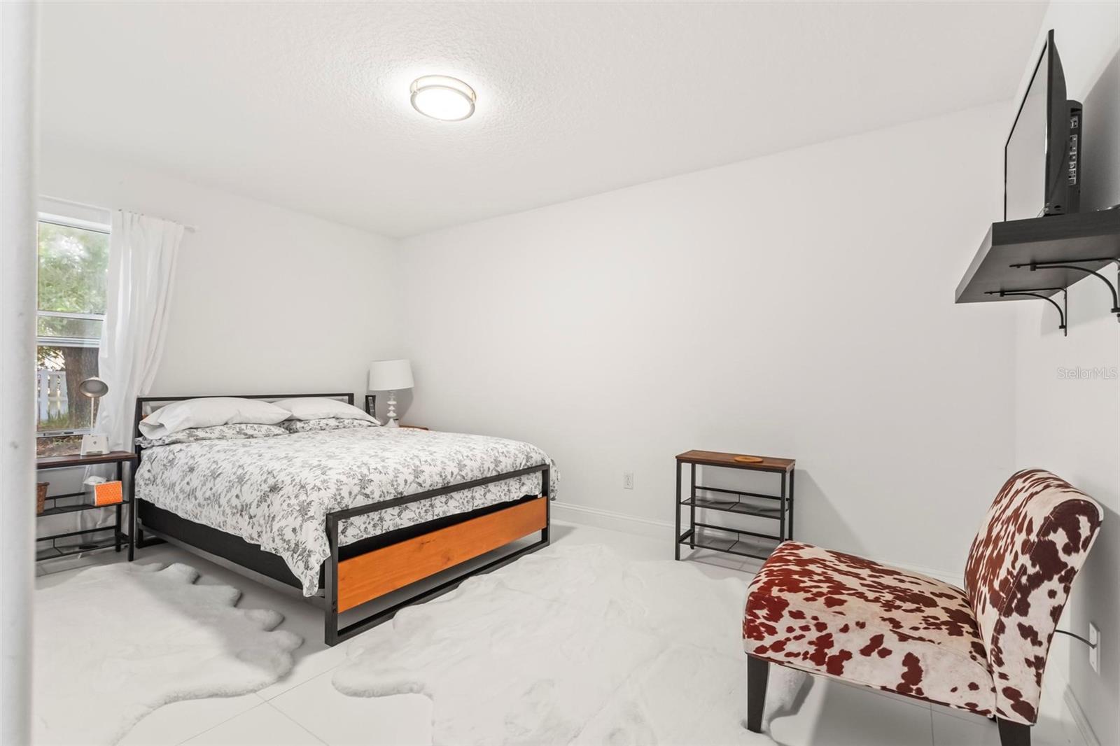FOREST GROVE BUS CENTER - Residential Lease