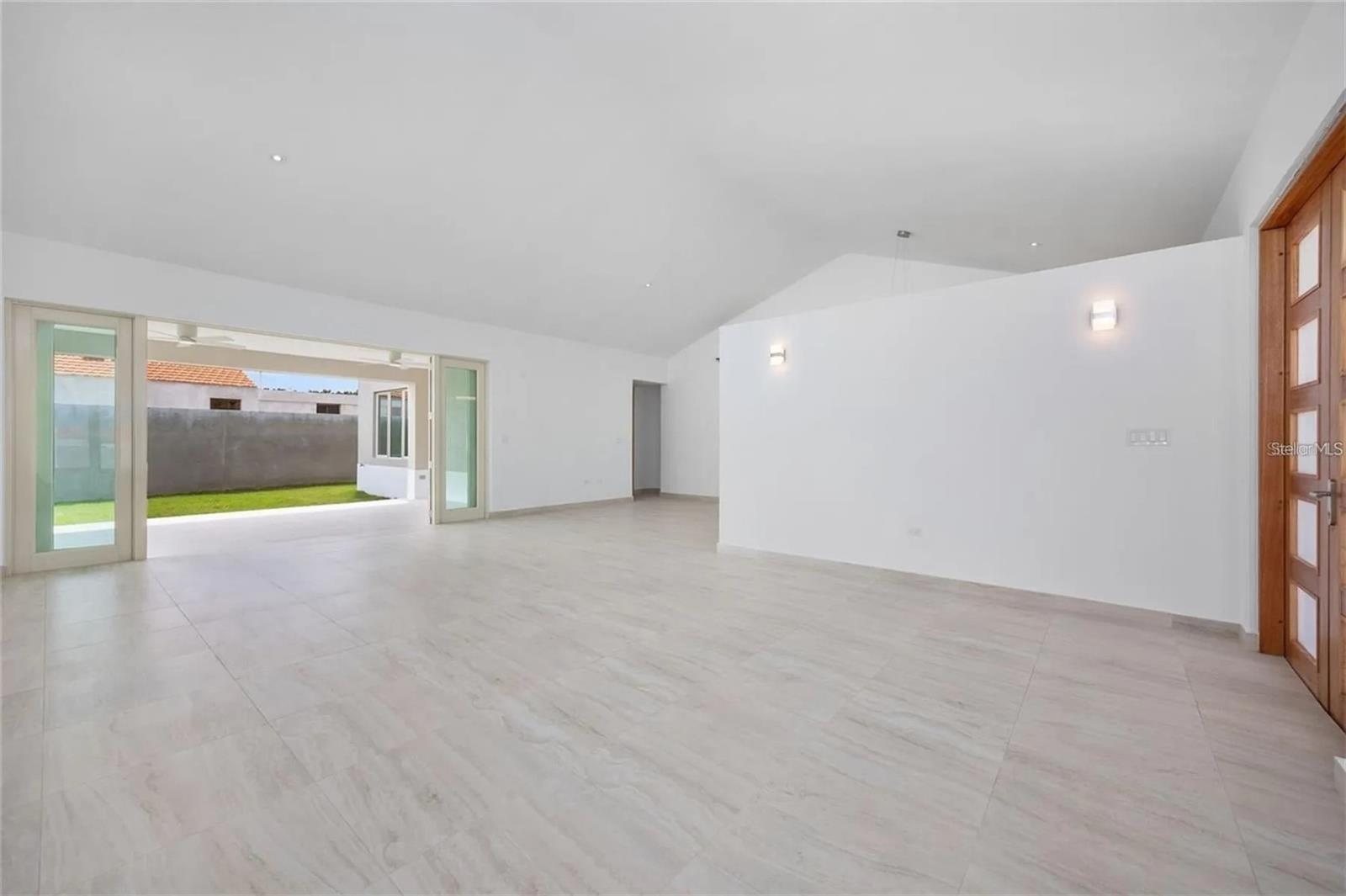 SABANERA DE DORADO - Residential