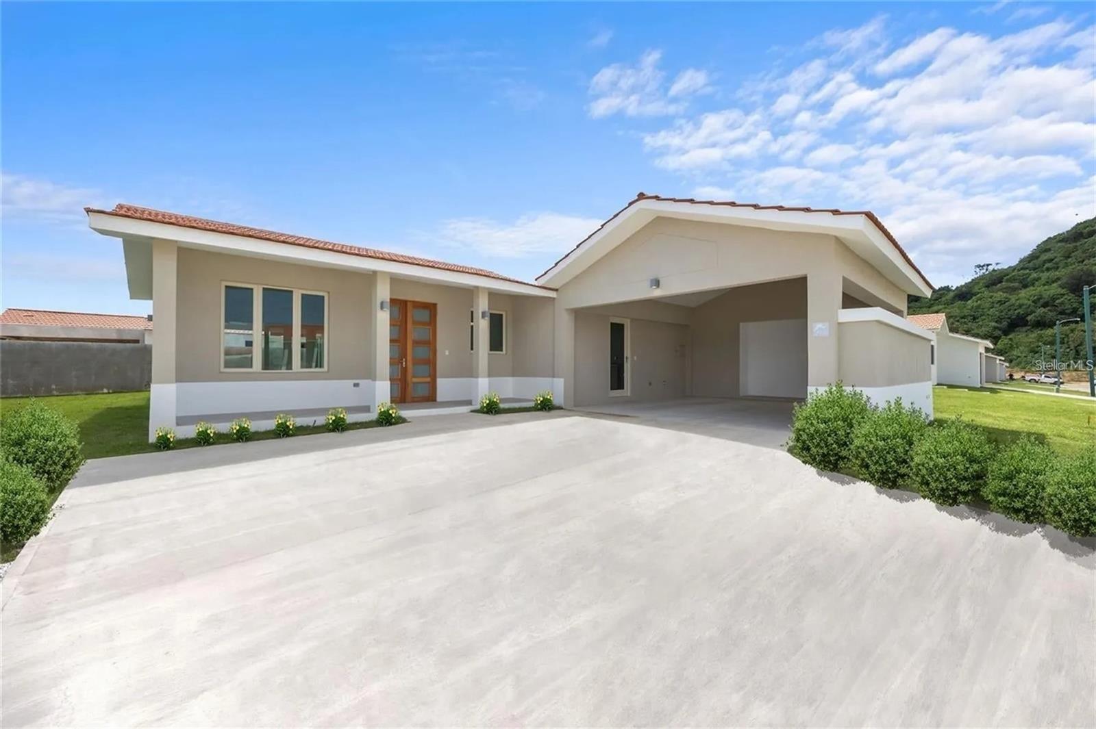 SABANERA DE DORADO - Residential