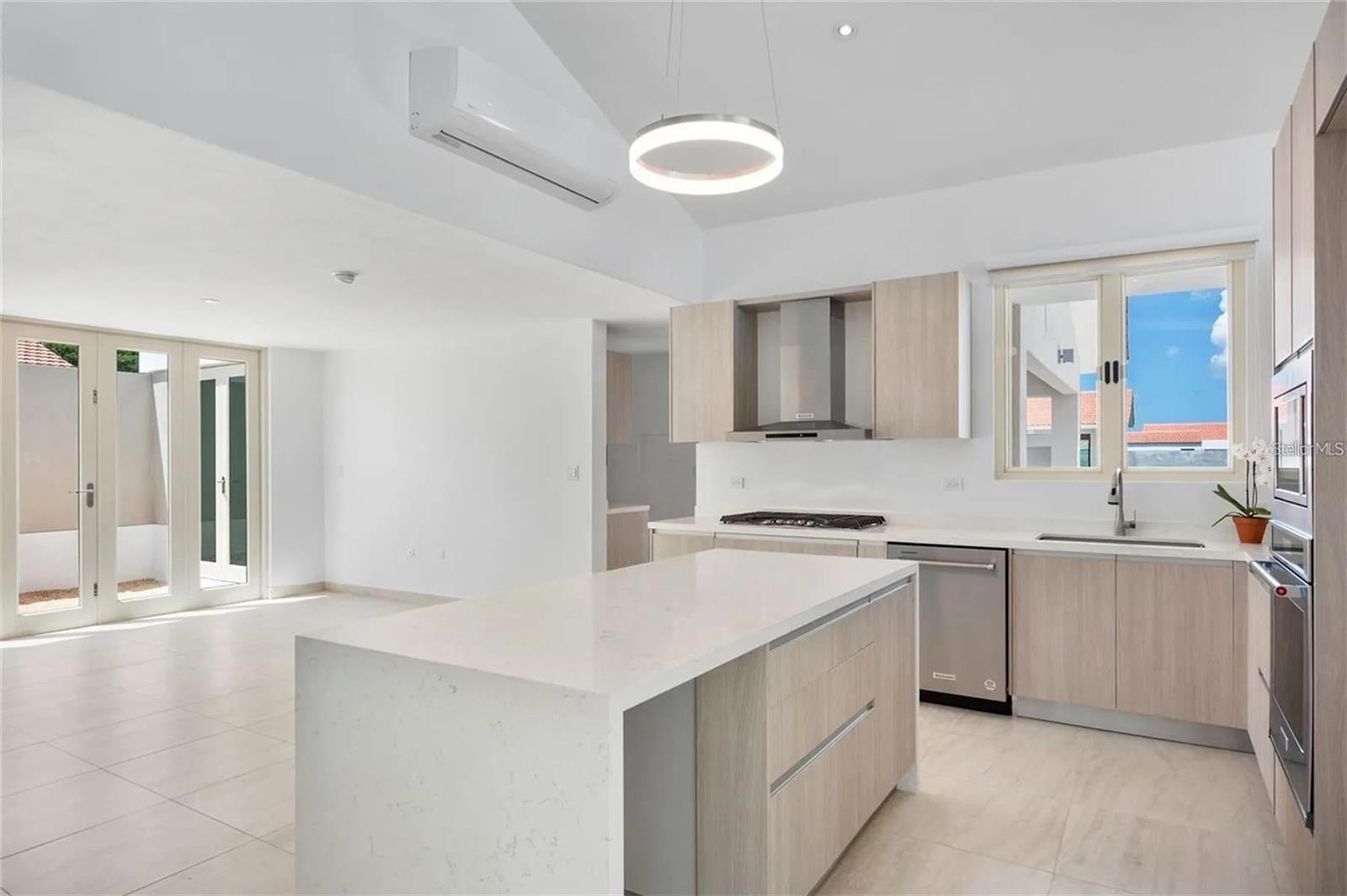 SABANERA DE DORADO - Residential