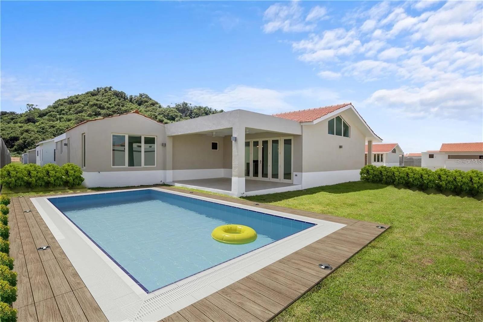 SABANERA DE DORADO - Residential