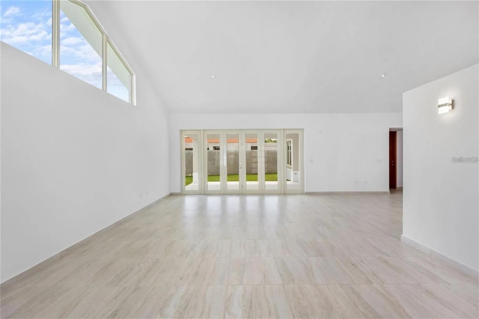 SABANERA DE DORADO - Residential