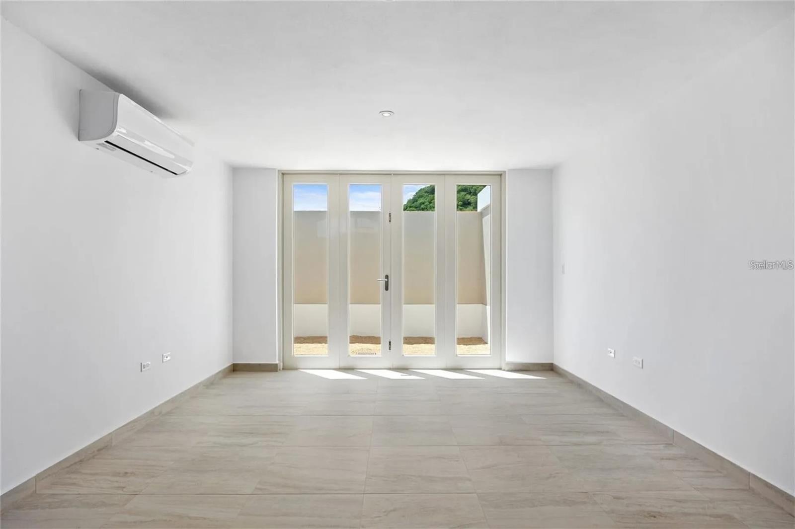 SABANERA DE DORADO - Residential