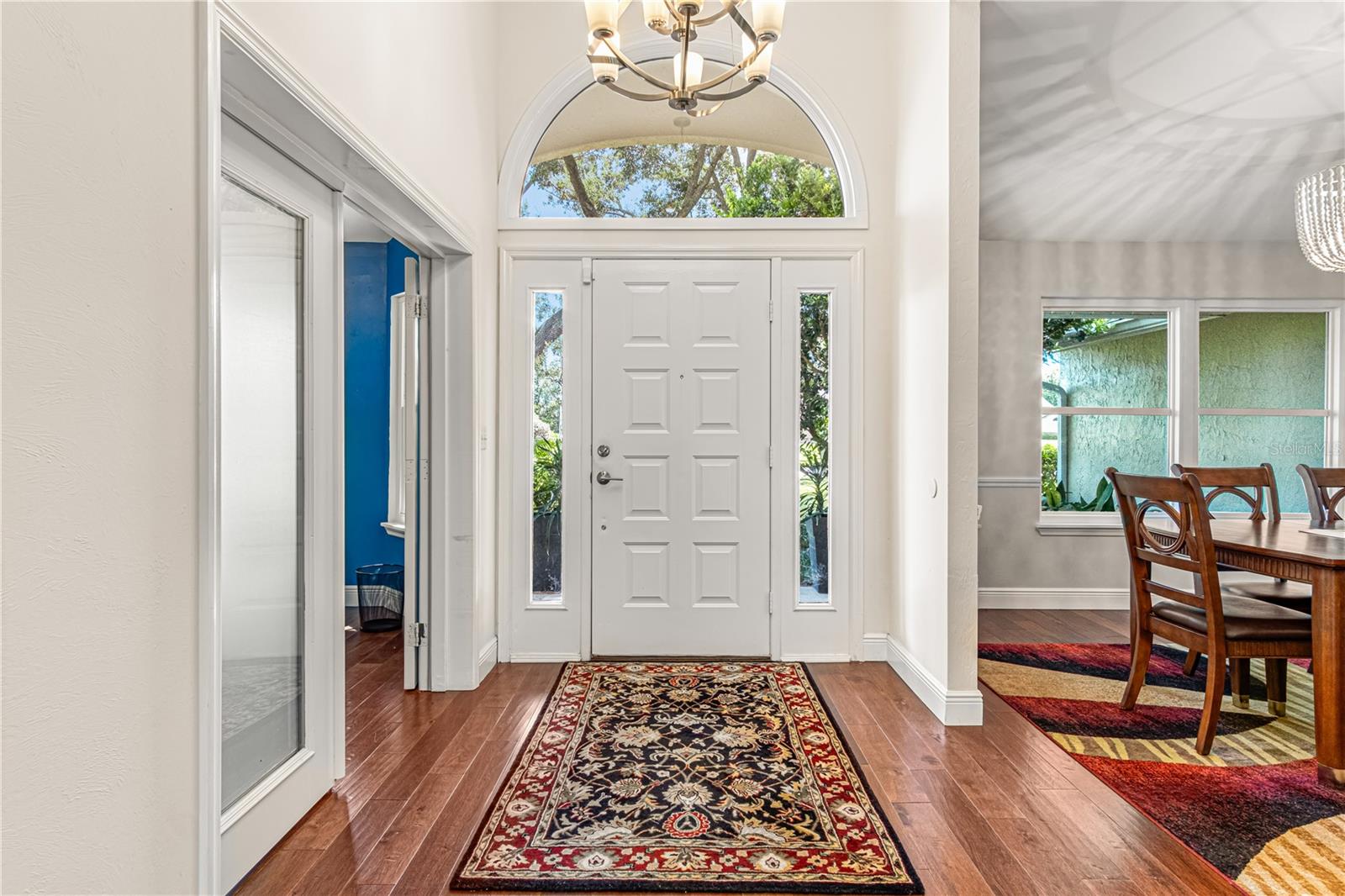 915 CLUB HOUSE BOULEVARD