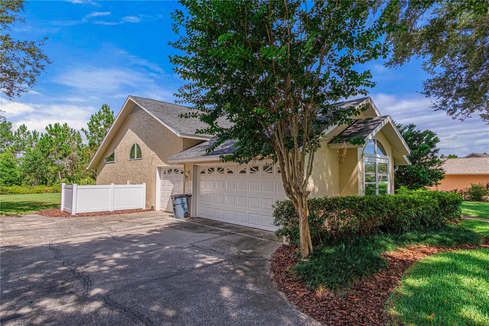 915 CLUB HOUSE BOULEVARD