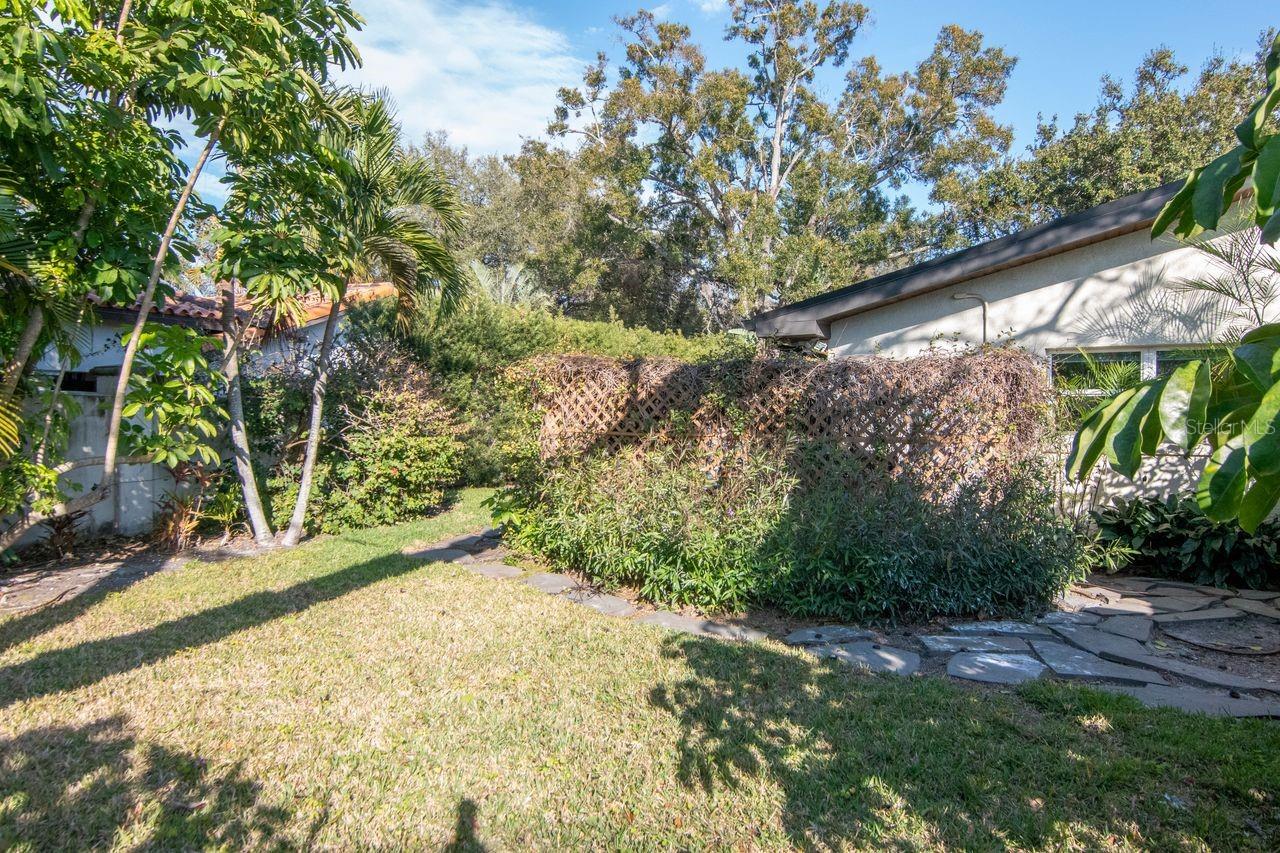 HENDERSON BEACH - Residential