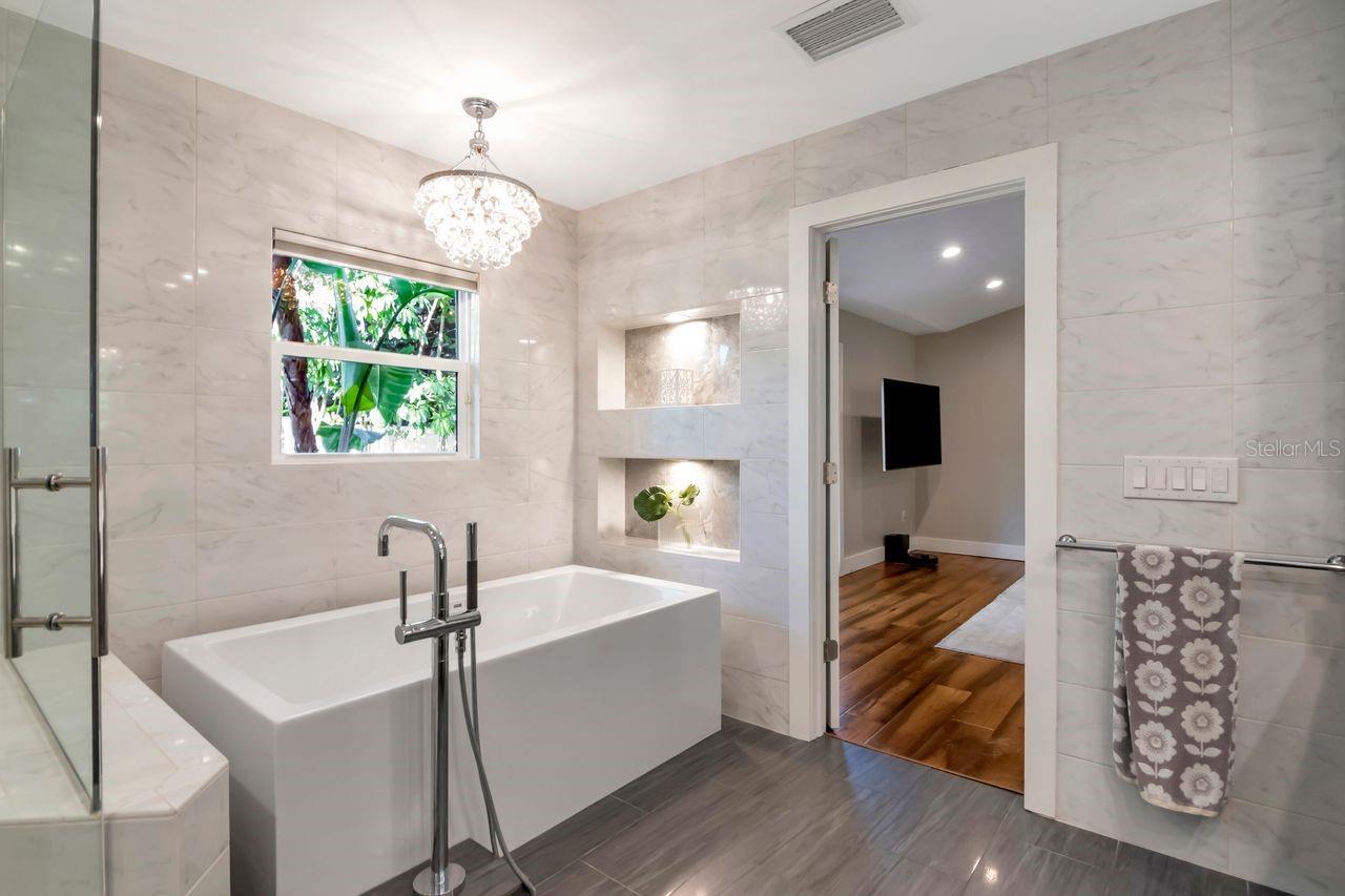 HENDERSON BEACH - Residential