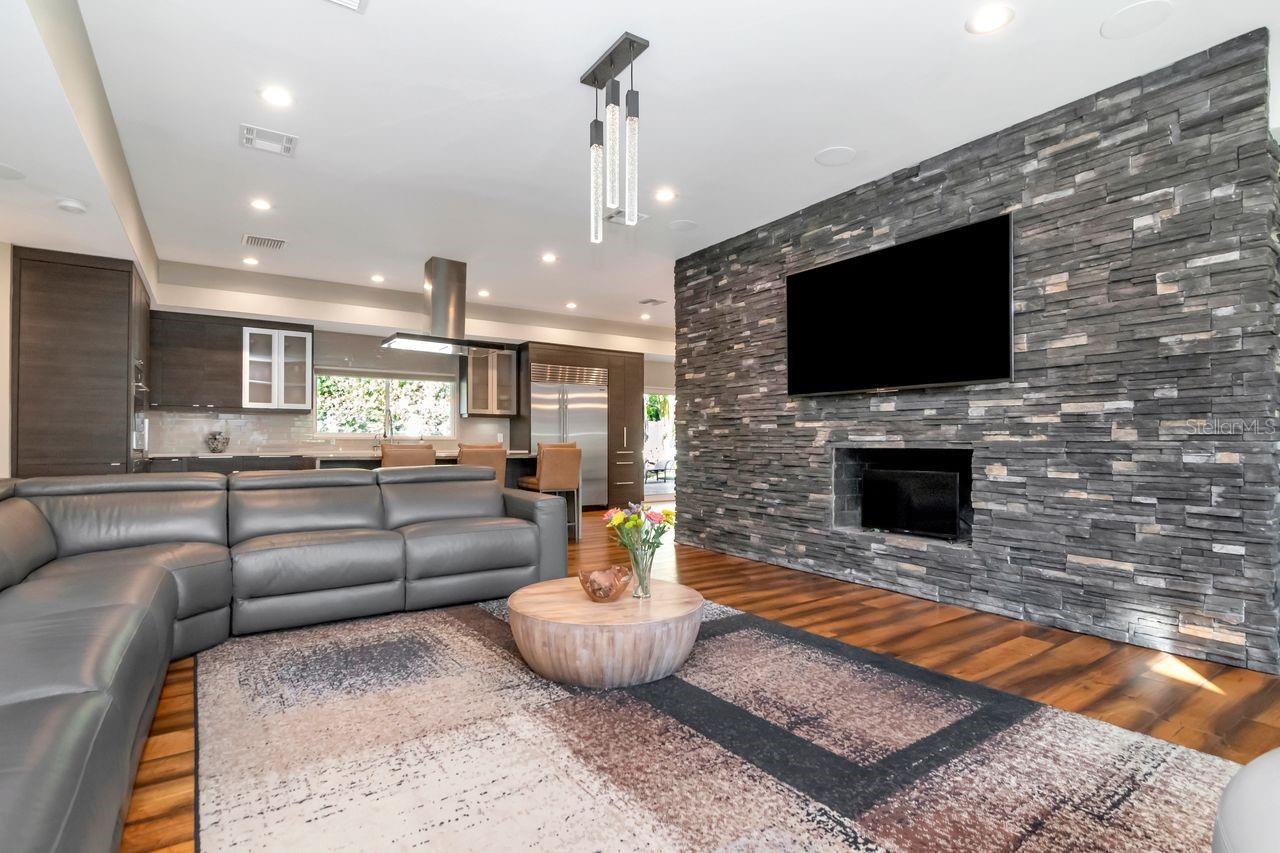 HENDERSON BEACH - Residential