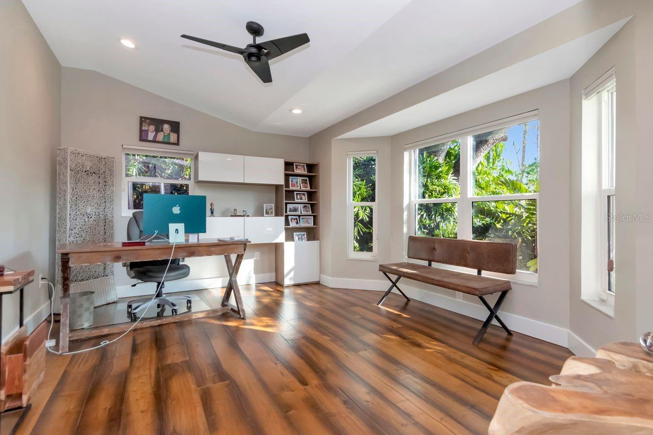 HENDERSON BEACH - Residential