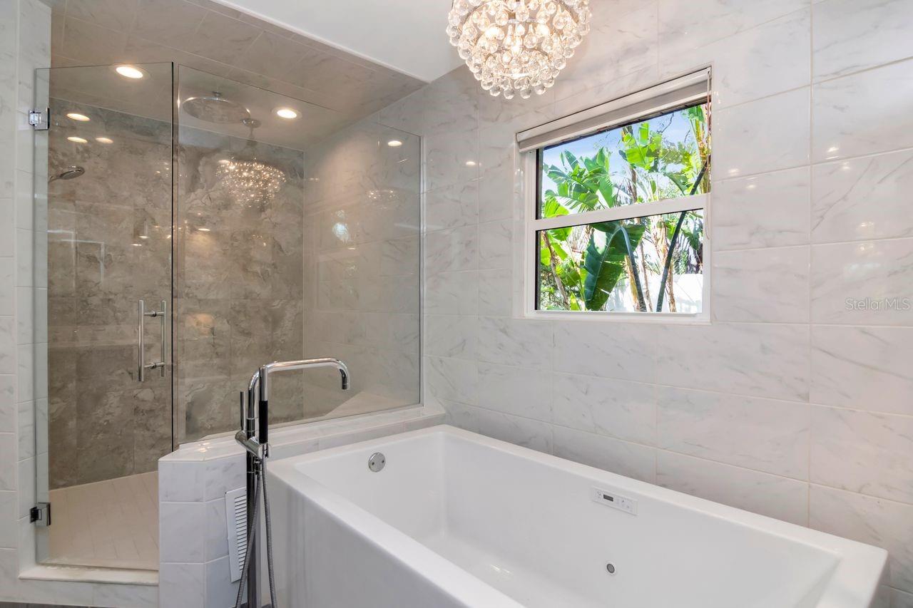 HENDERSON BEACH - Residential