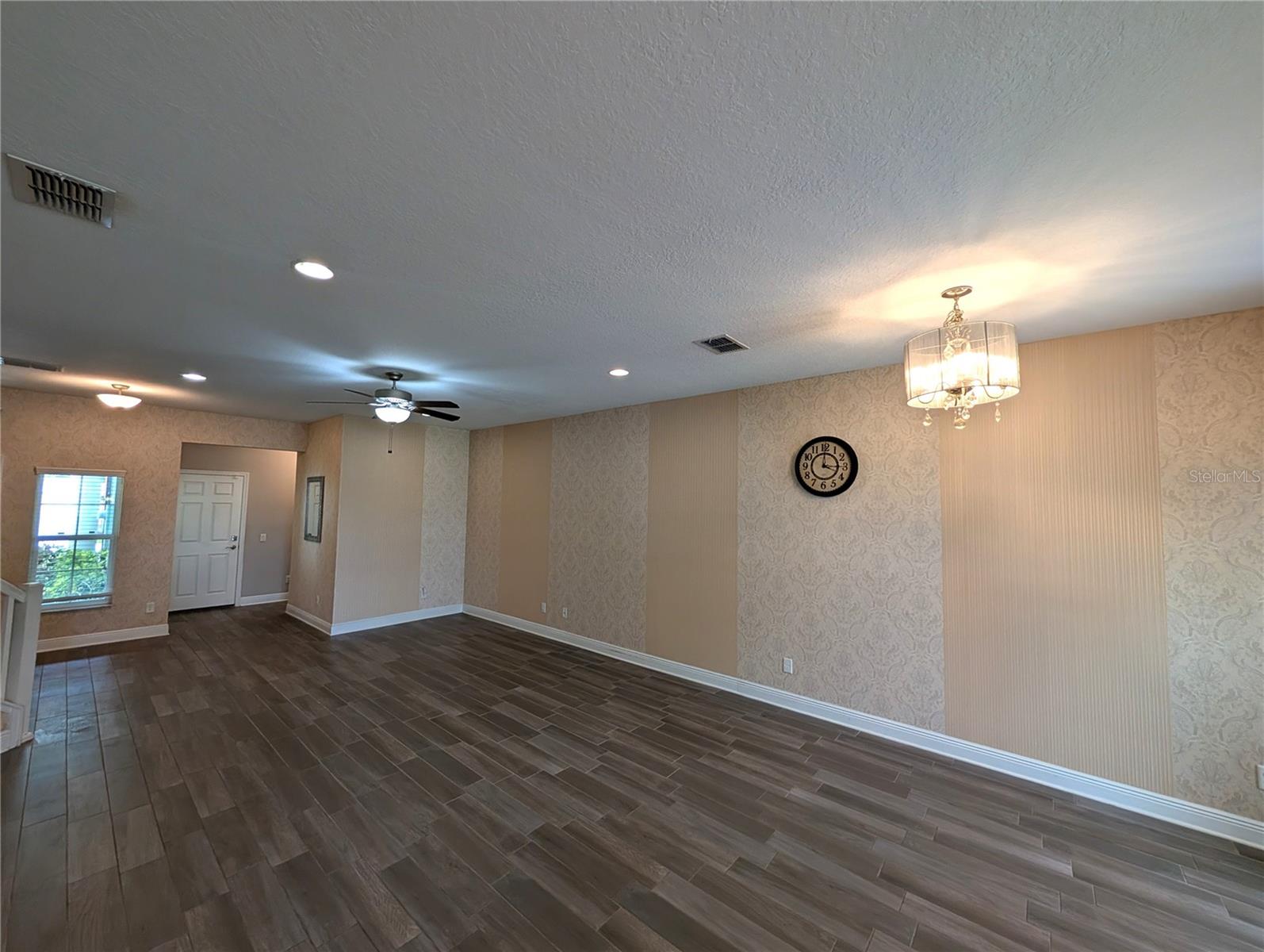 WEST LAKE TWNHMS PH 2 - Residential Lease