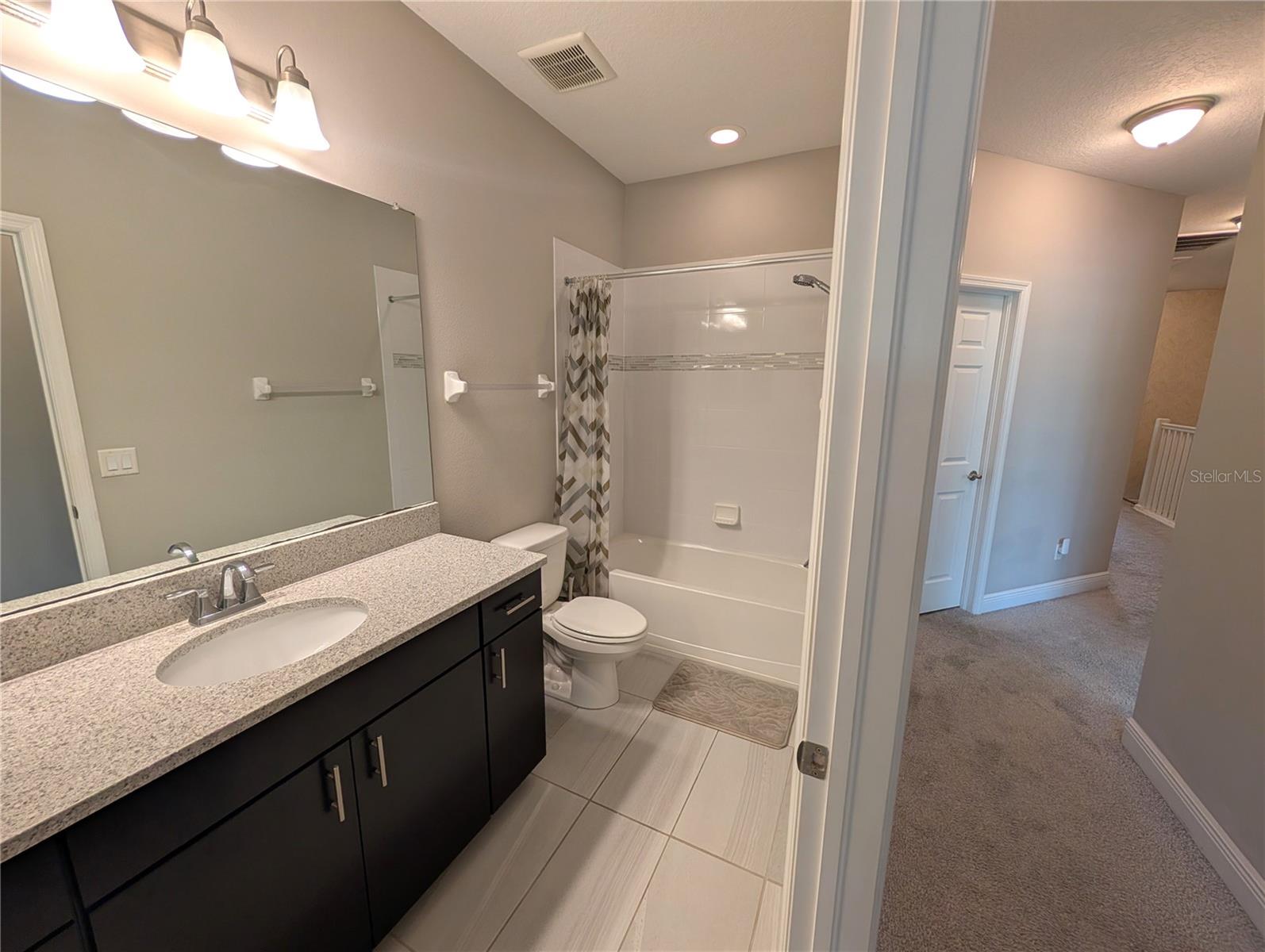 WEST LAKE TWNHMS PH 2 - Residential Lease