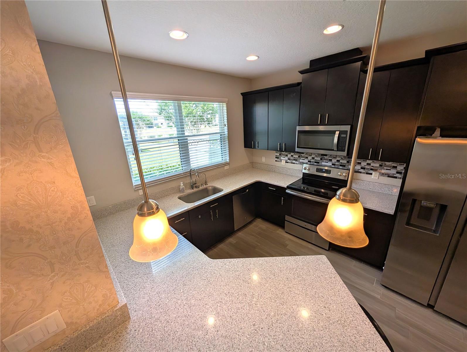 WEST LAKE TWNHMS PH 2 - Residential Lease
