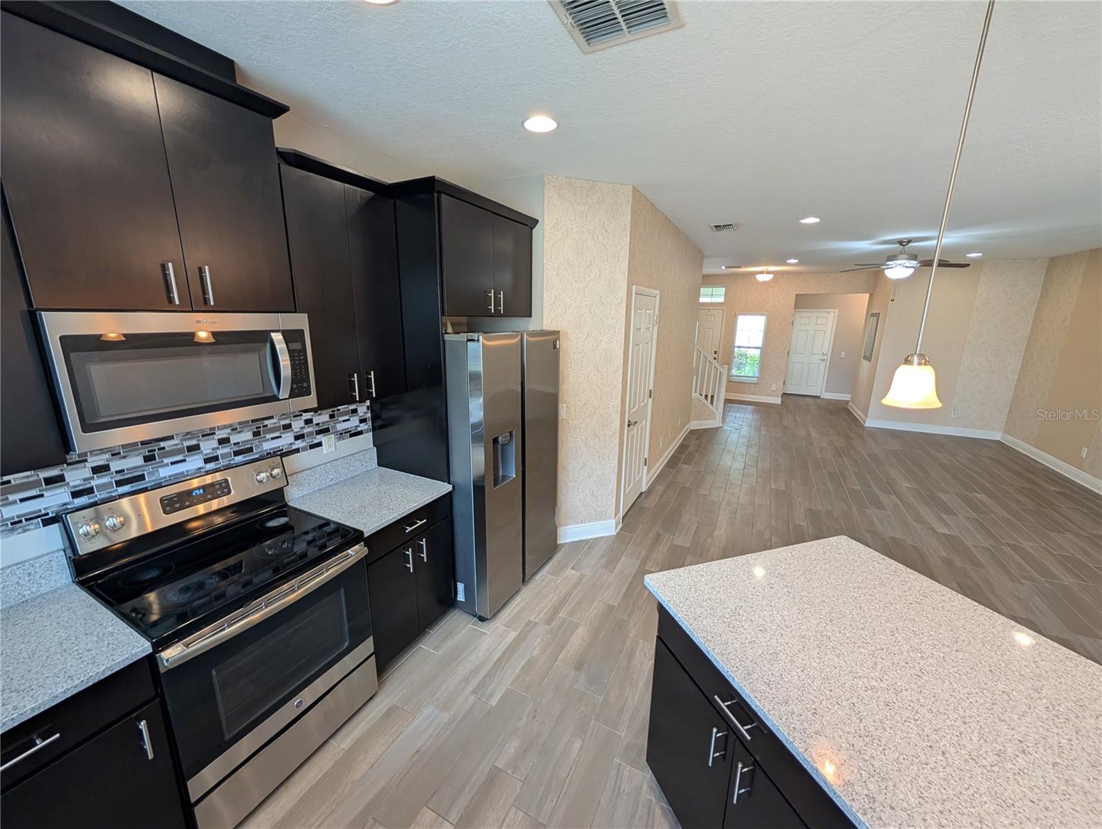 WEST LAKE TWNHMS PH 2 - Residential Lease