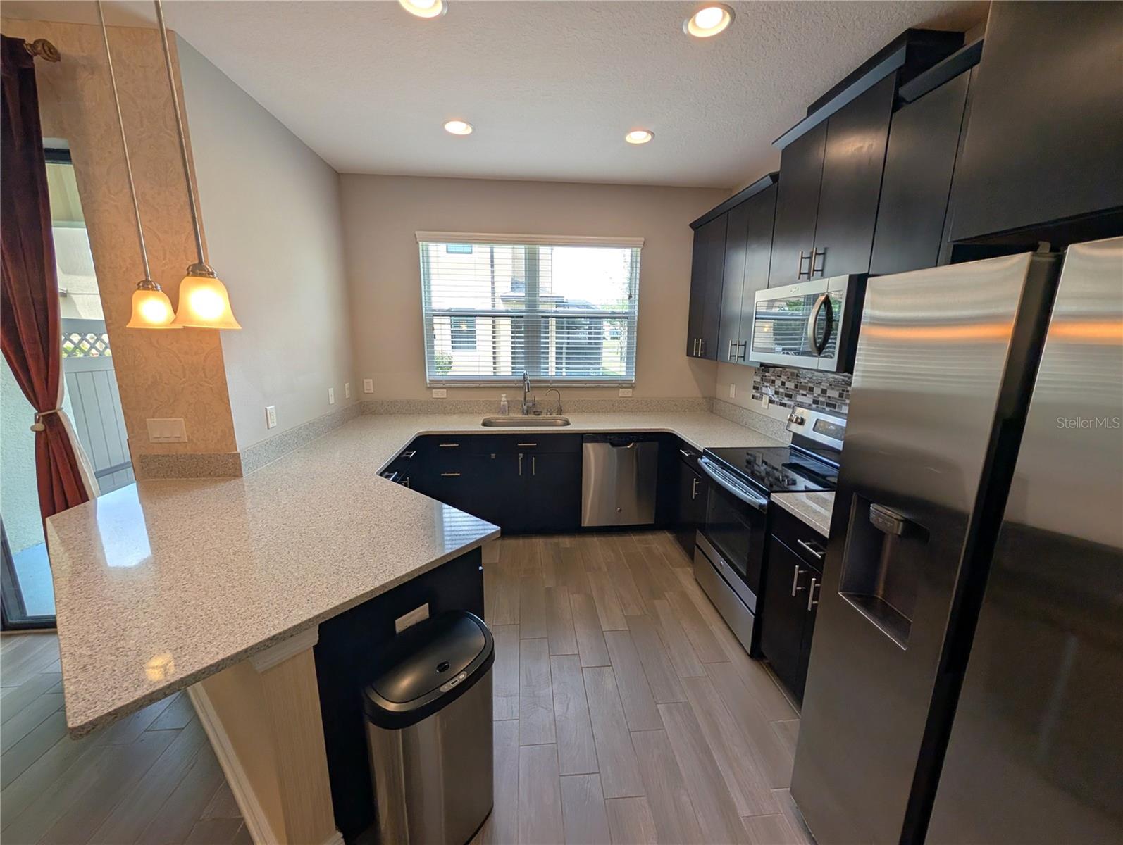 WEST LAKE TWNHMS PH 2 - Residential Lease