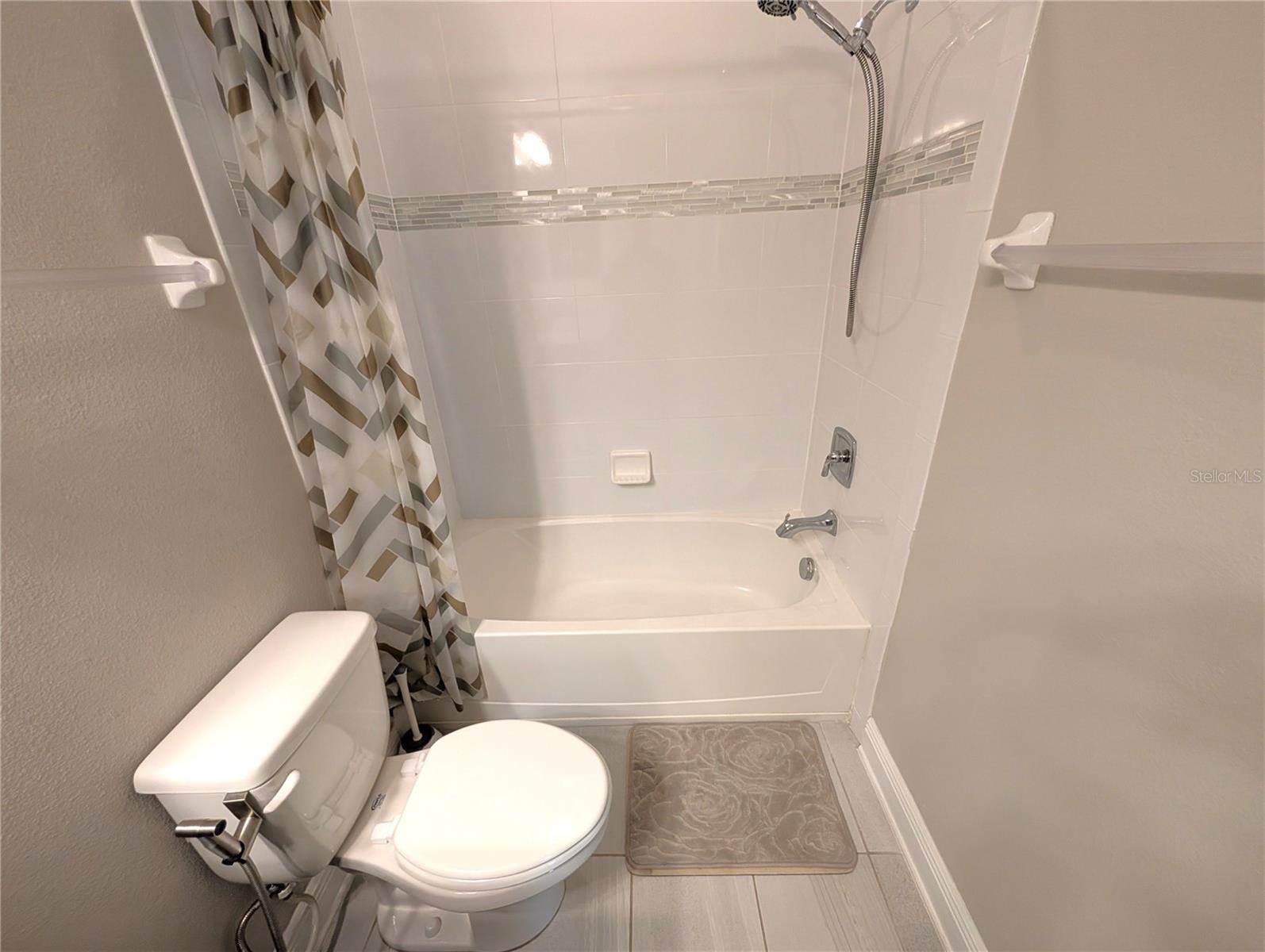 WEST LAKE TWNHMS PH 2 - Residential Lease
