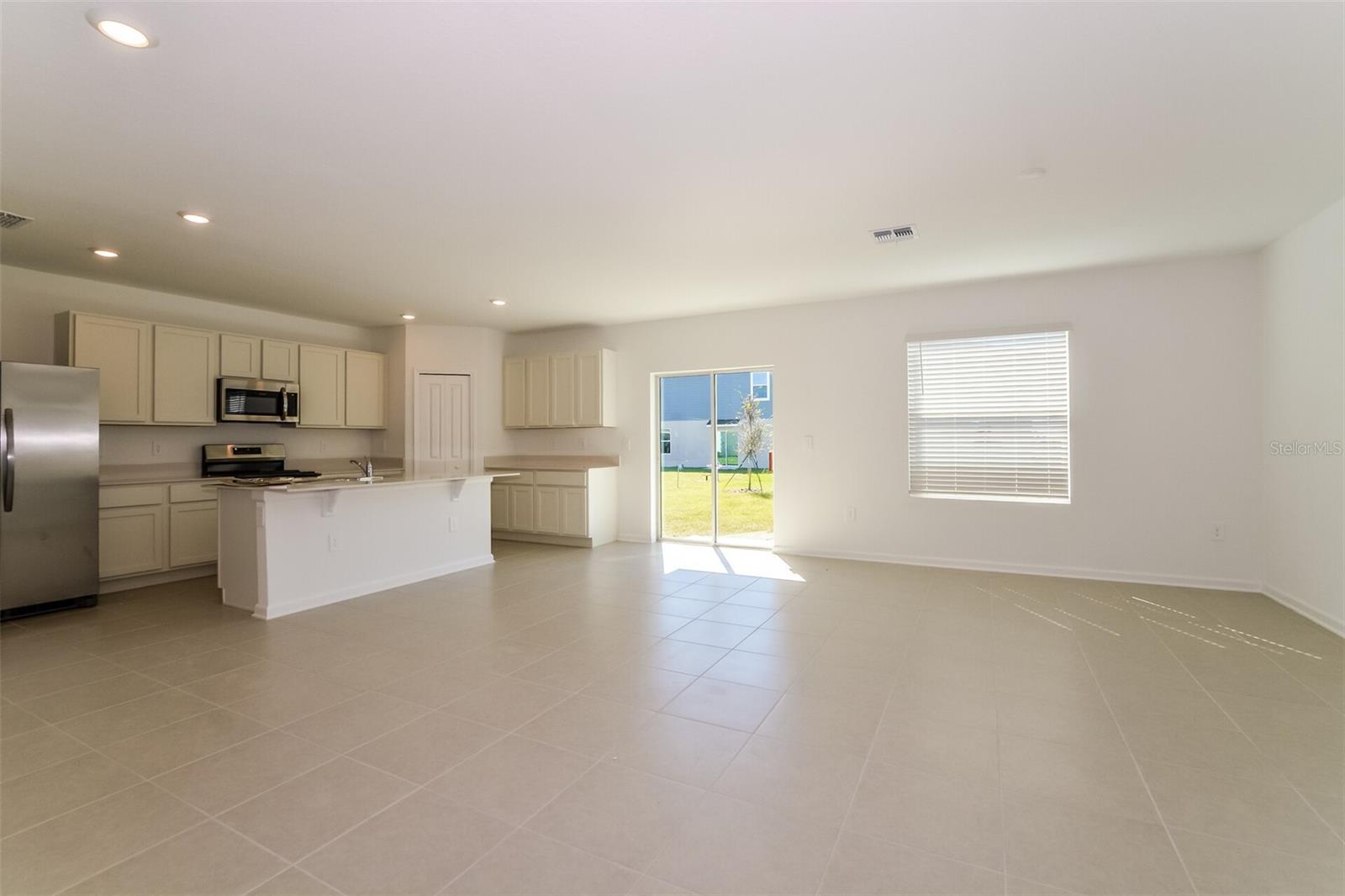 HAMILTON BLUFF SUB - Residential Lease